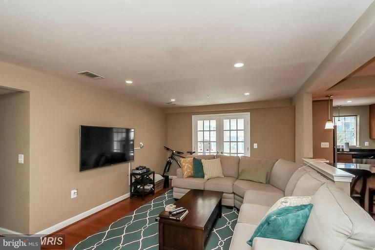 WEST VILLAGE OF SHIRLINGTON - Residential Lease
