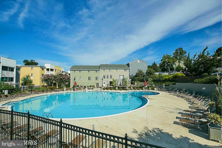 WEST VILLAGE OF SHIRLINGTON - Residential Lease