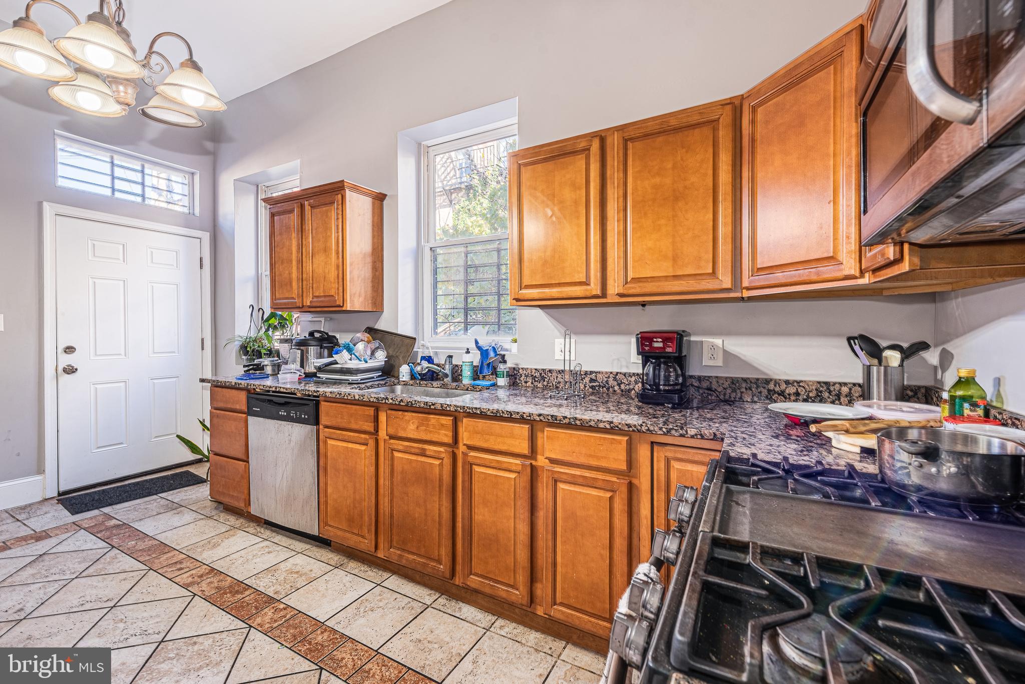 STATION NORTH ARTS DISTRICT - Residential Lease