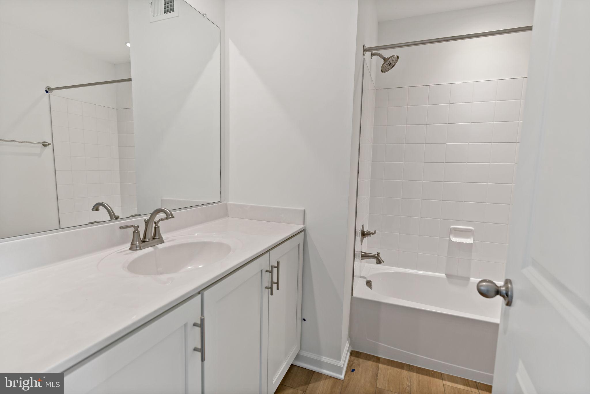 SOUTH BROOK - Residential