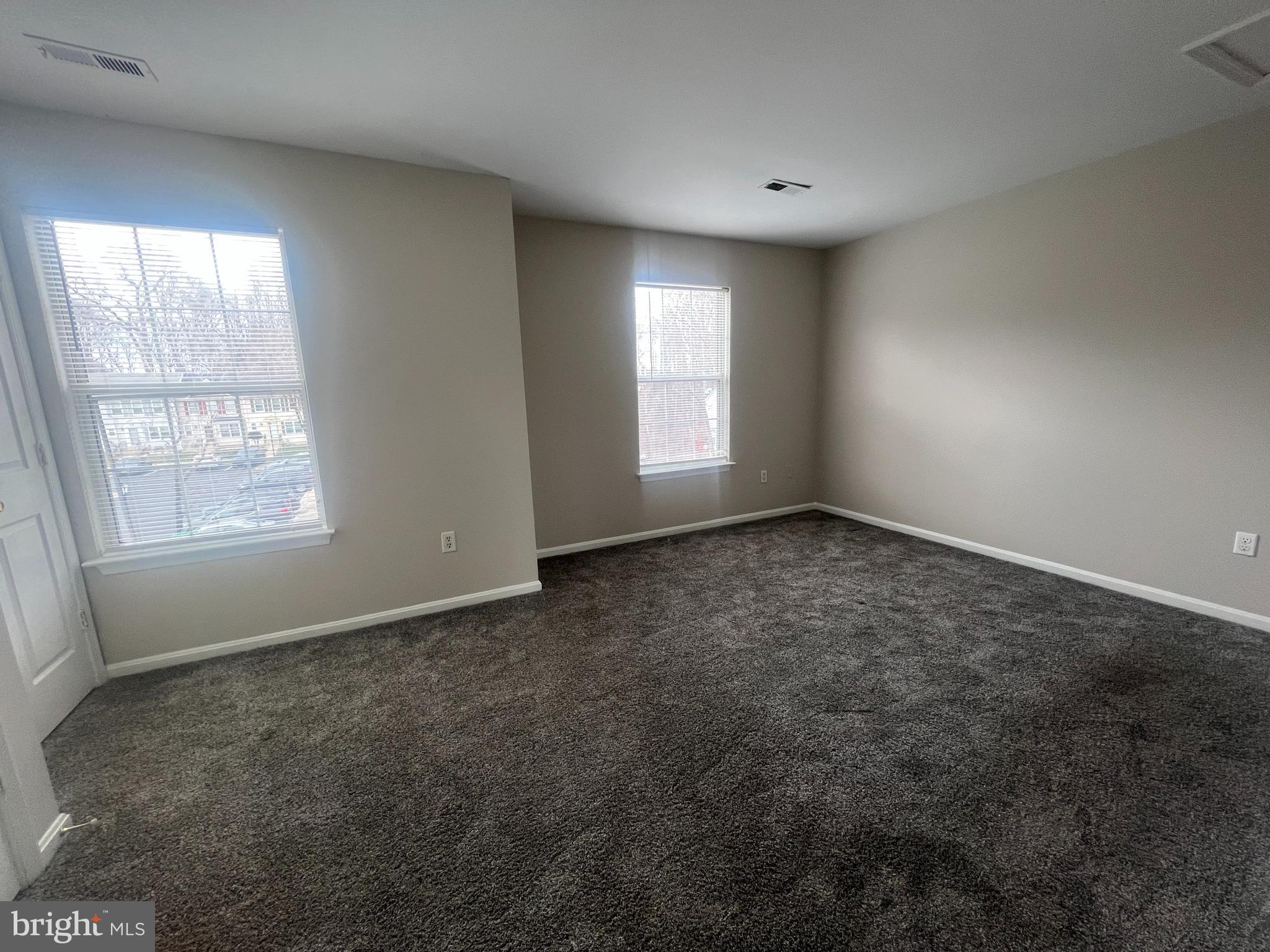 KINGS GRANT - Residential