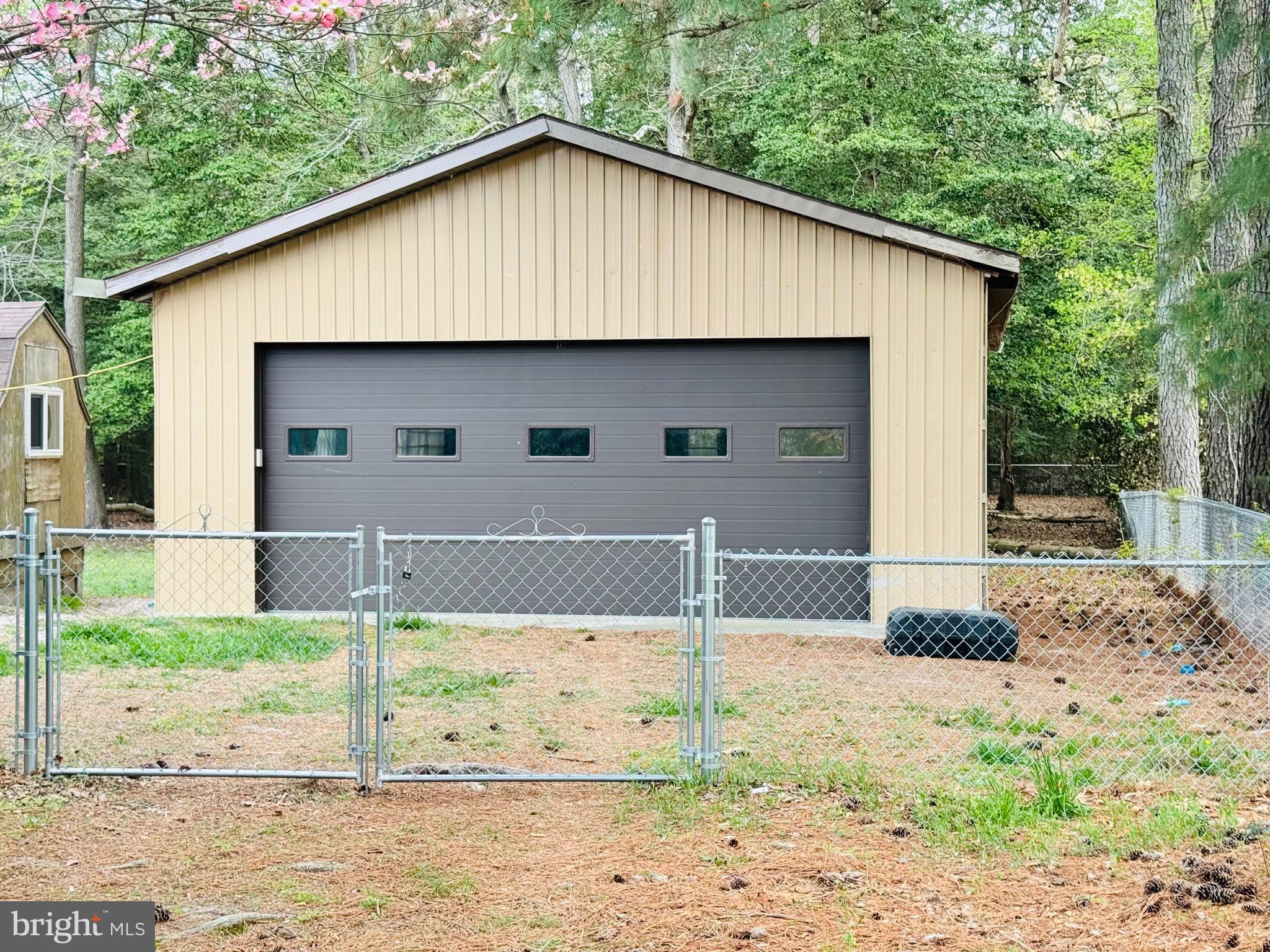 15337 N RUSSELL ROAD