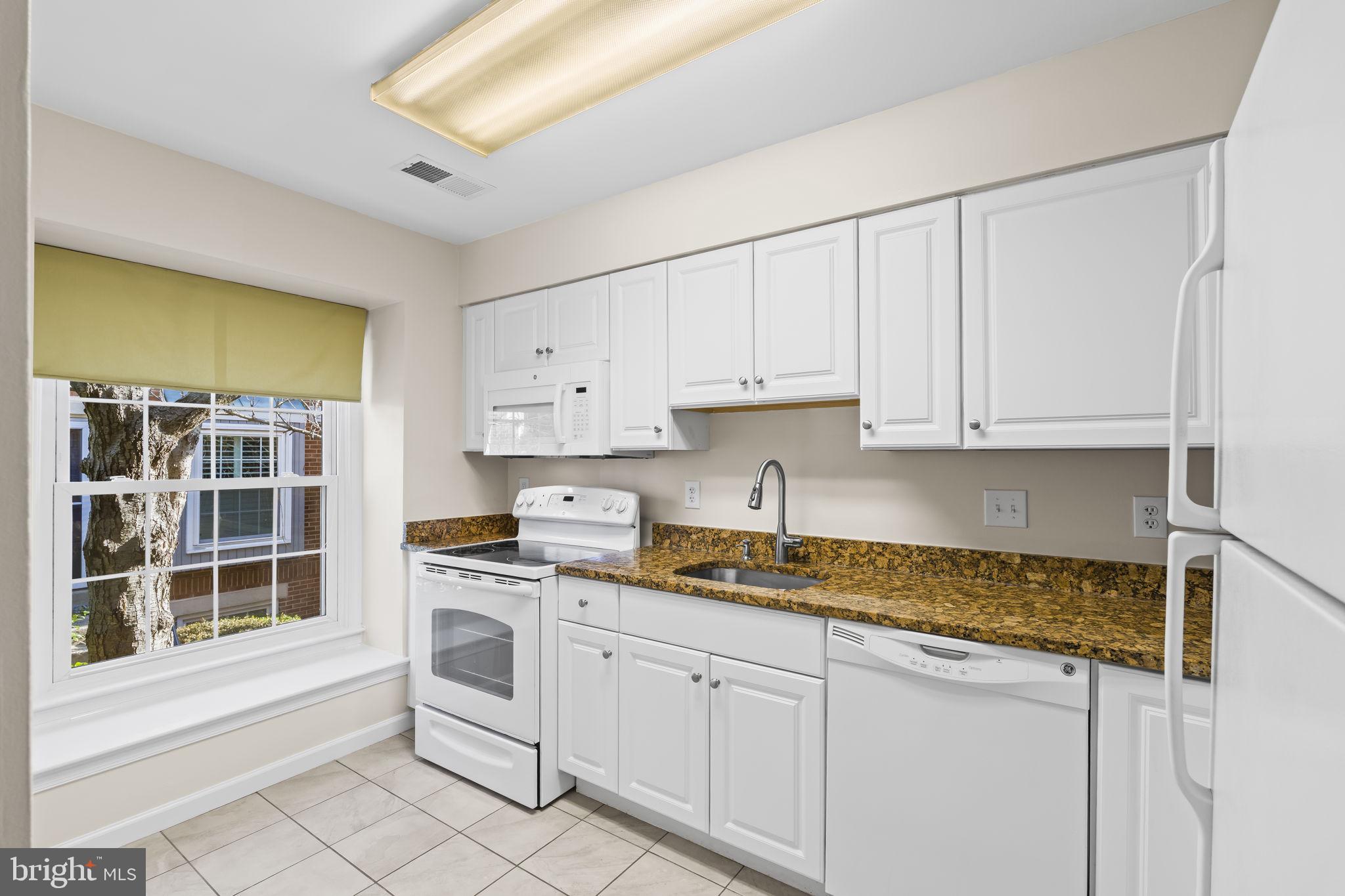 786 N VERMONT STREET