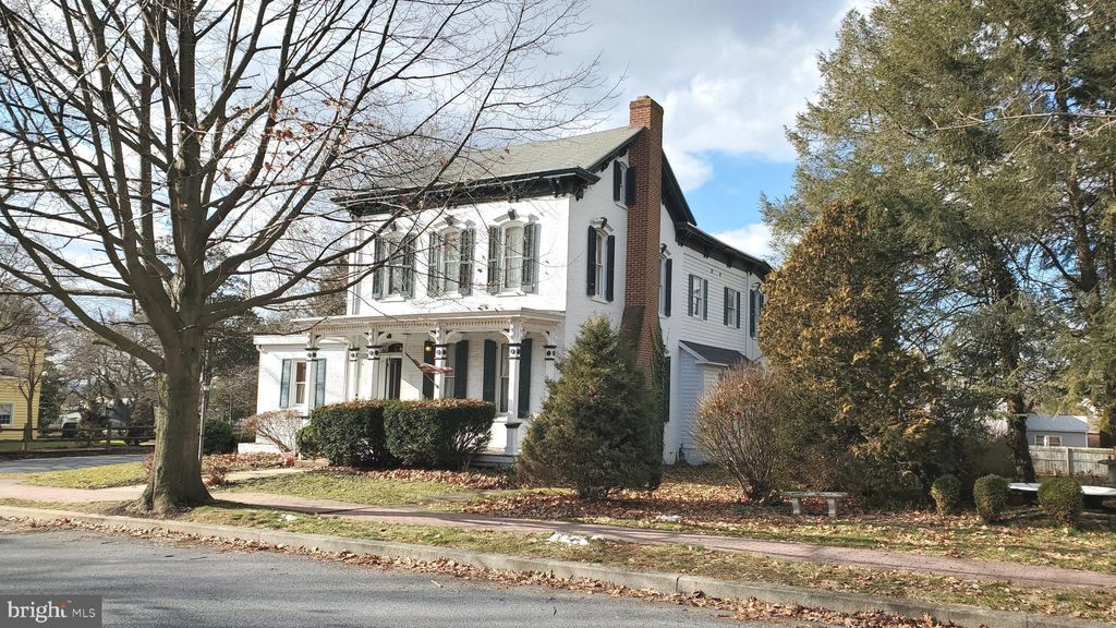 Photo of 25 W HIGH ST, MARIETTA, PA 17547 (MLS # PALA2030214)