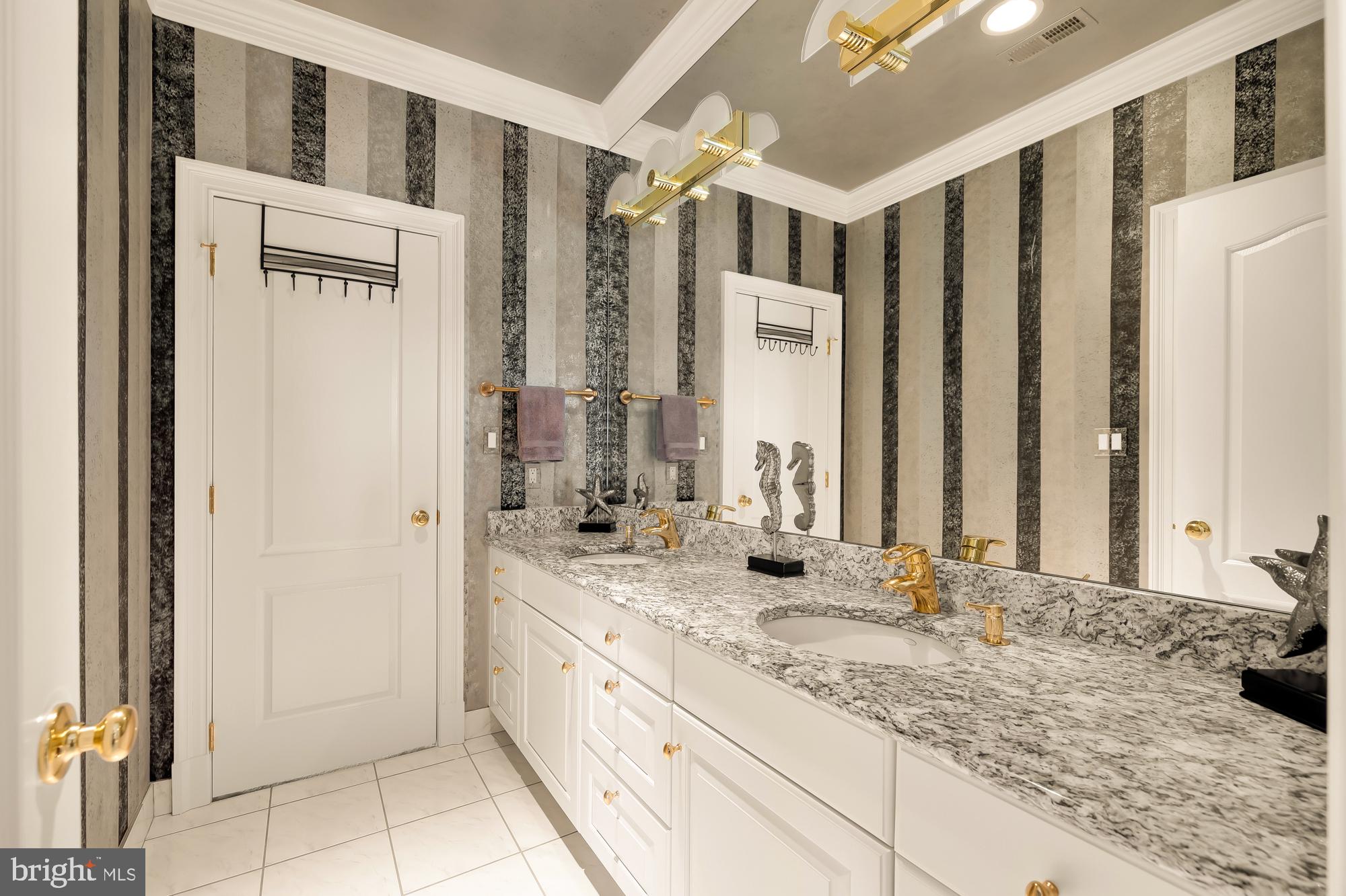 SPRING MEADOWS - Residential