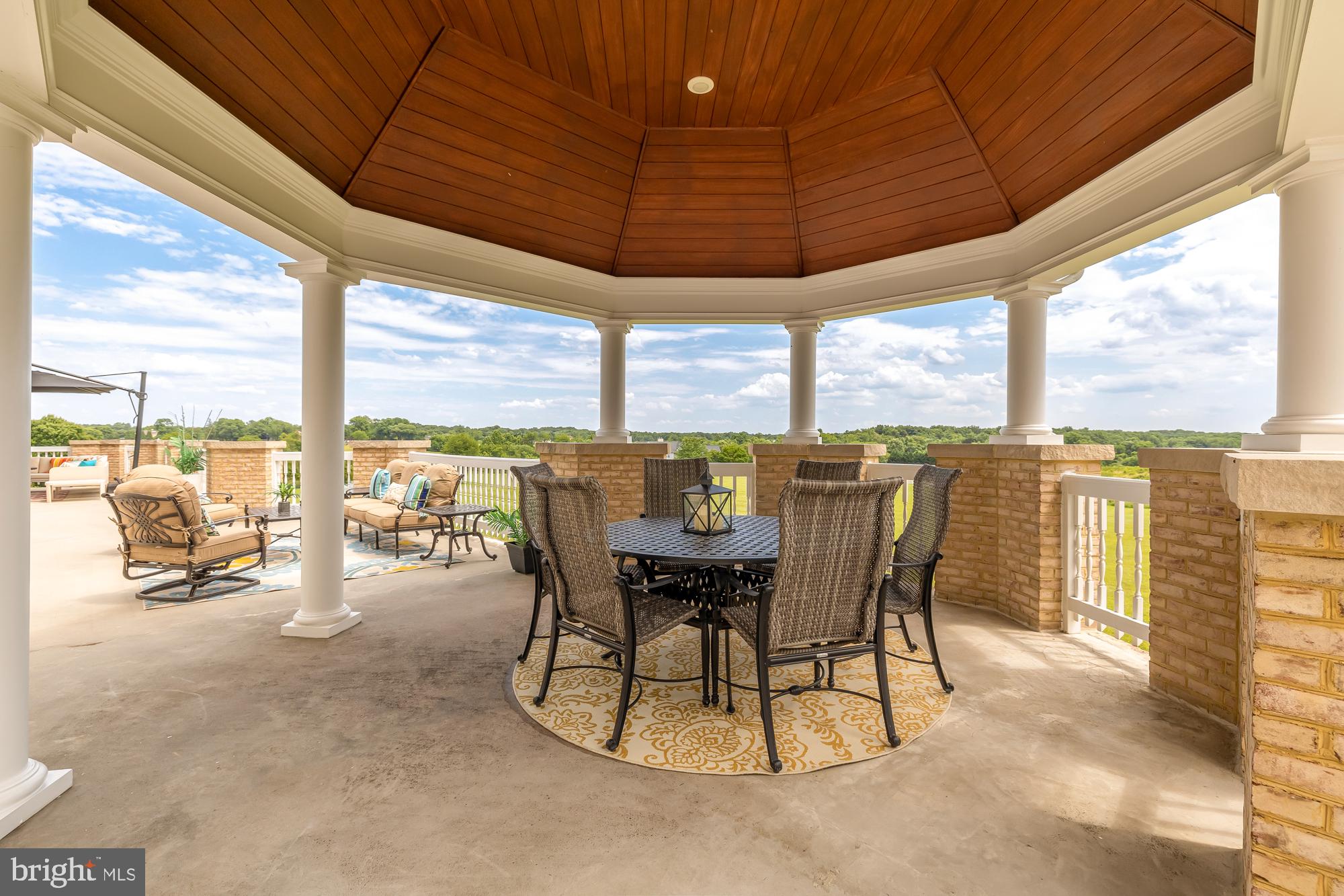 SPRING MEADOWS - Residential