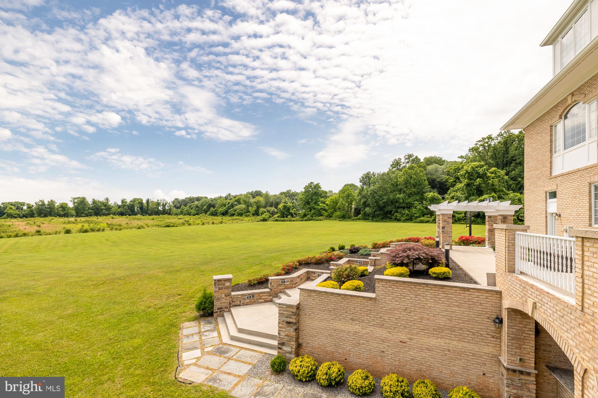 SPRING MEADOWS - Residential