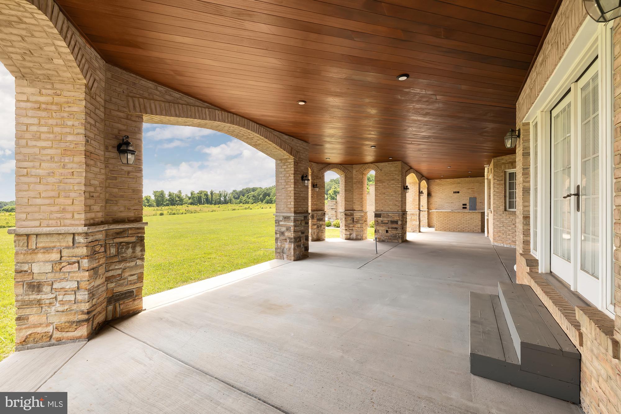 SPRING MEADOWS - Residential