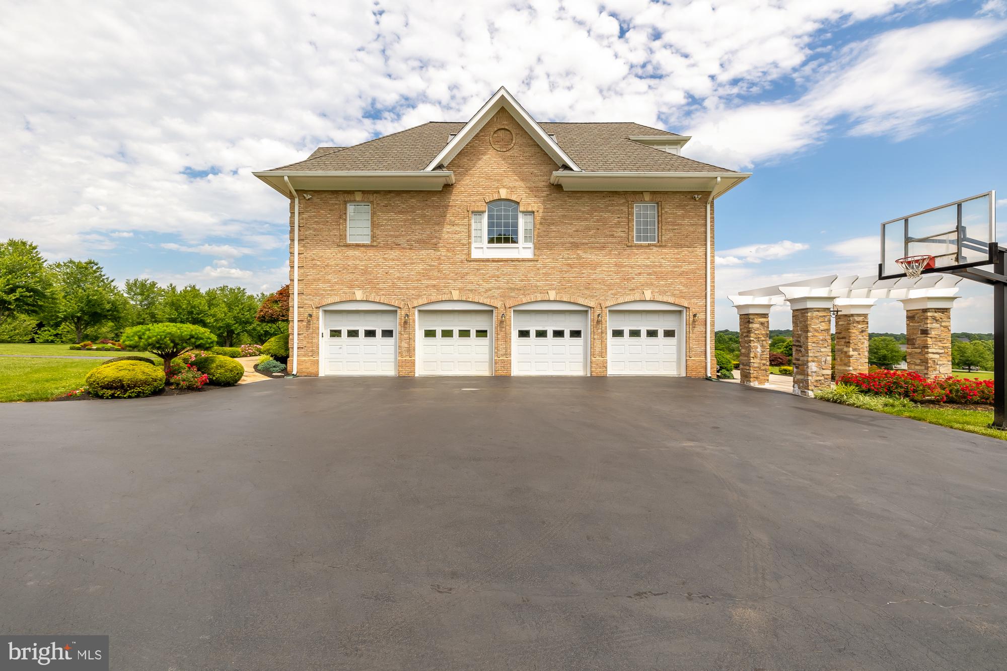 SPRING MEADOWS - Residential