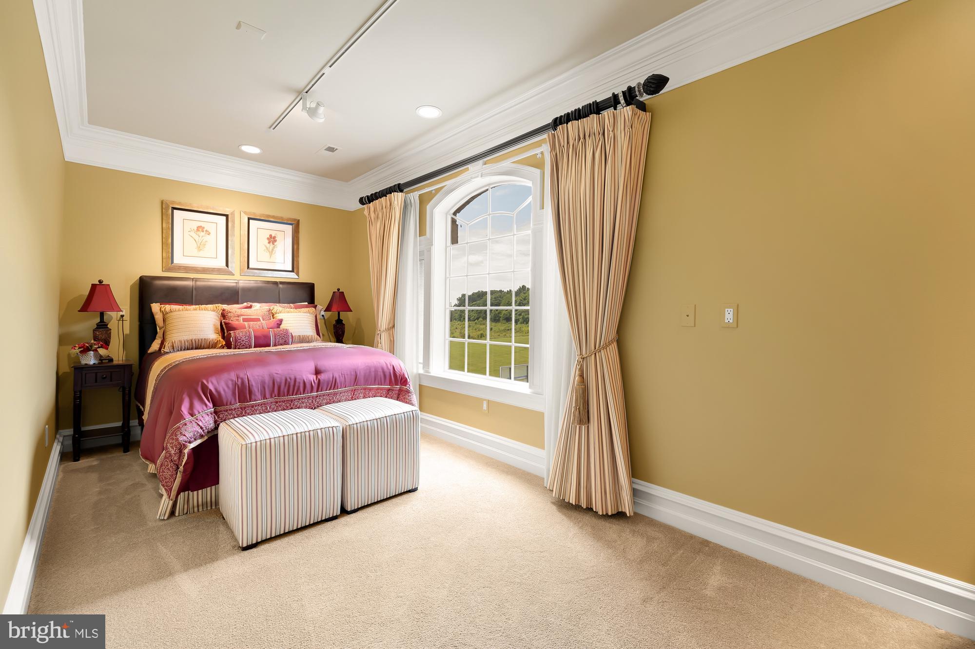 SPRING MEADOWS - Residential