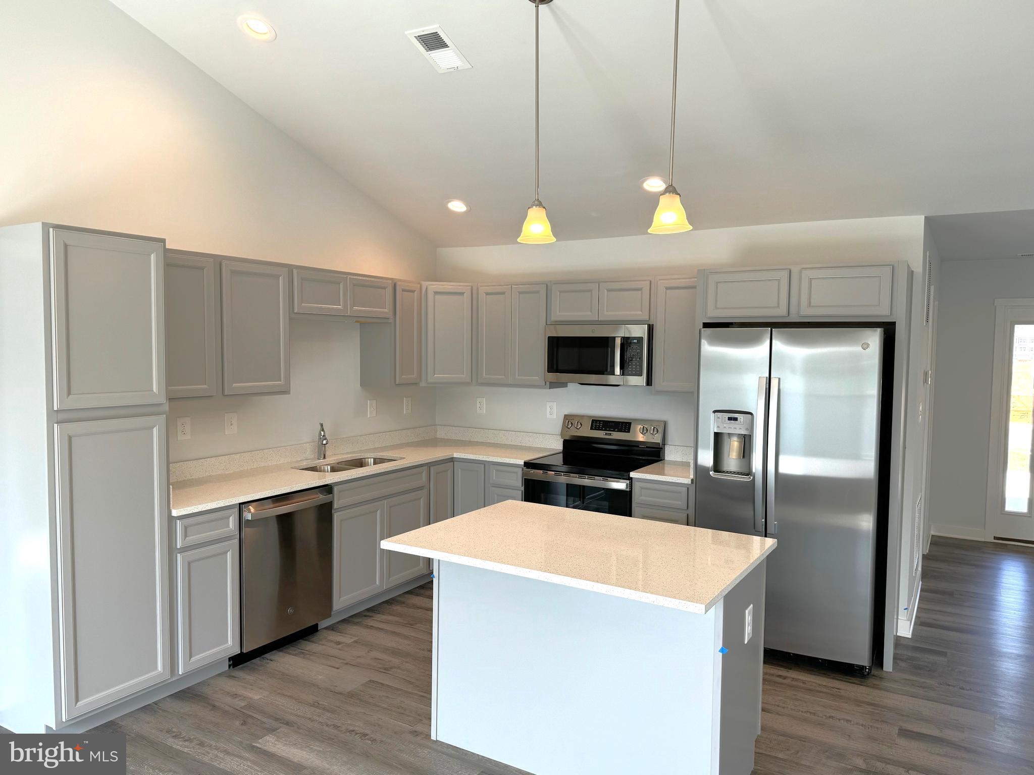 HERITAGE HILLS - Residential