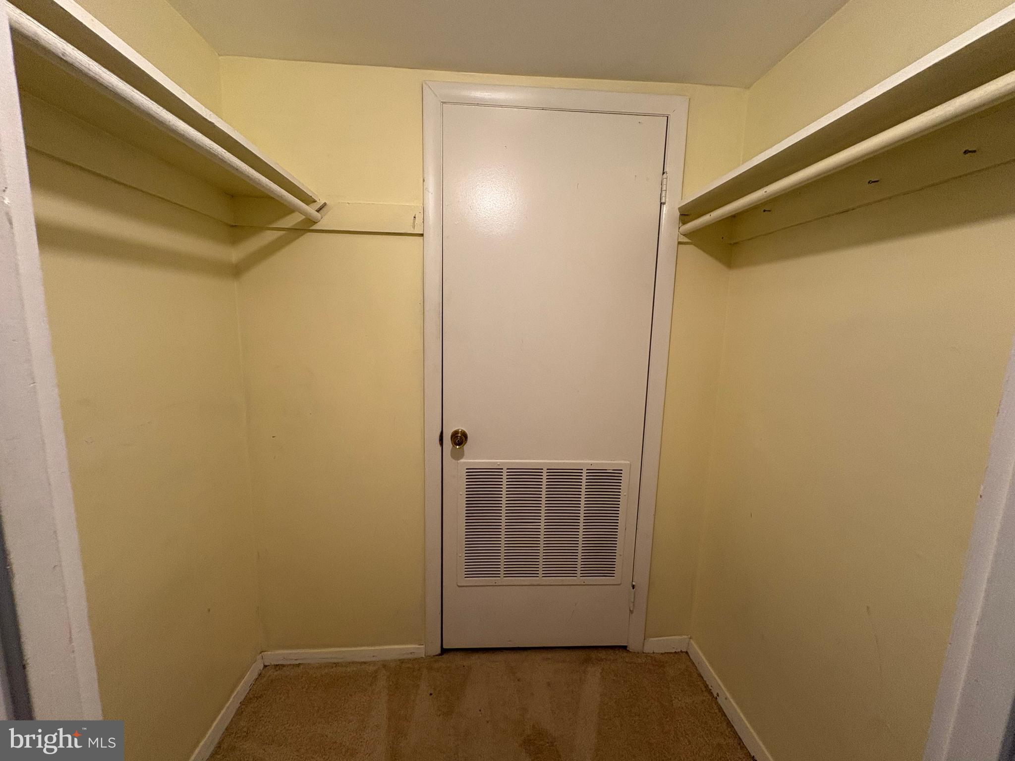 COUNTRY CLUB GREEN - Residential