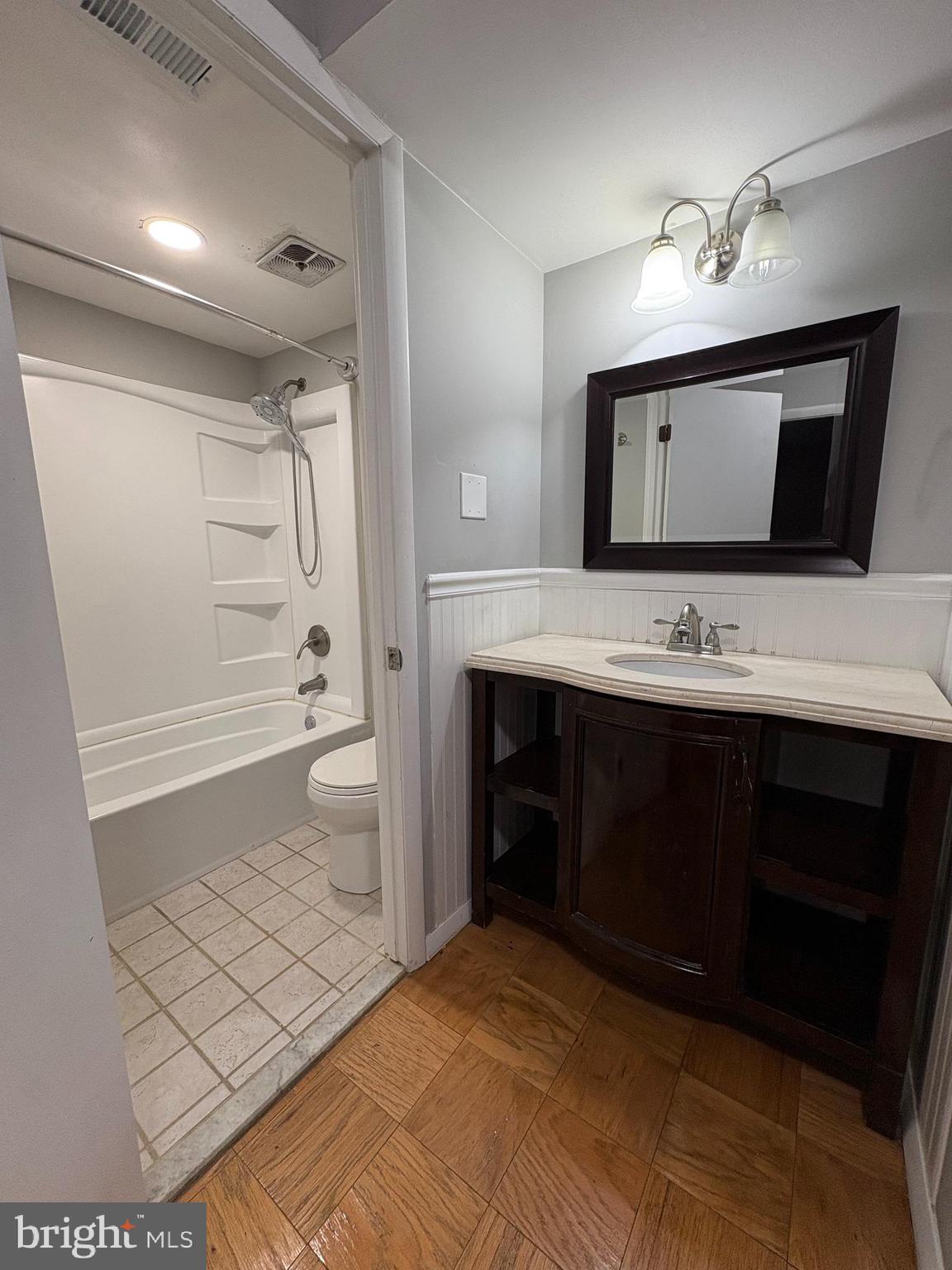 COUNTRY CLUB GREEN - Residential