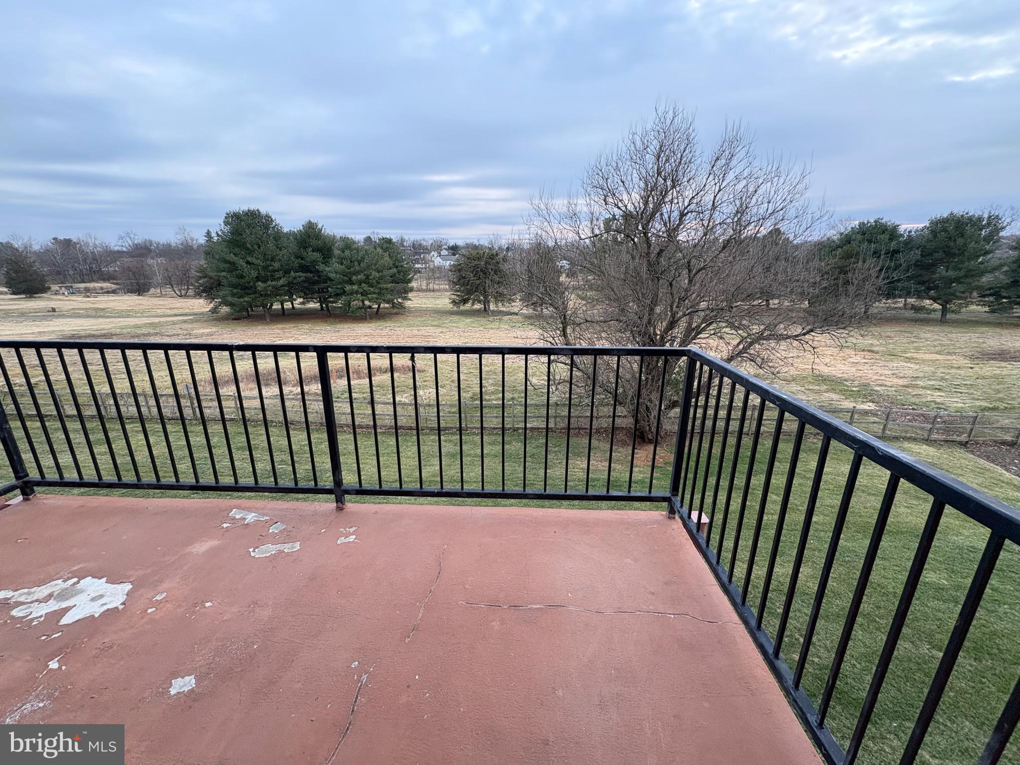 COUNTRY CLUB GREEN - Residential