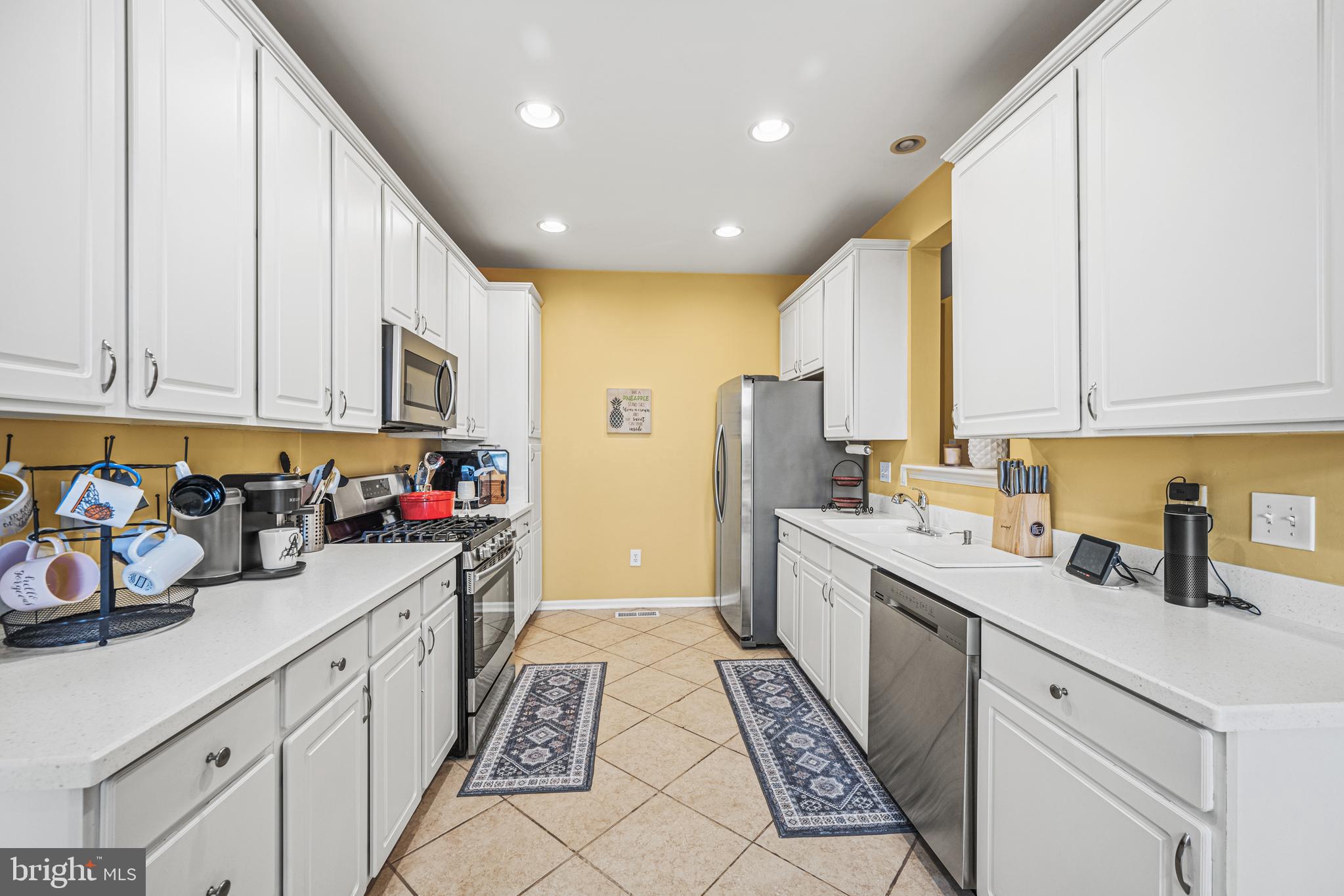 COLLEGE HILLS - Residential