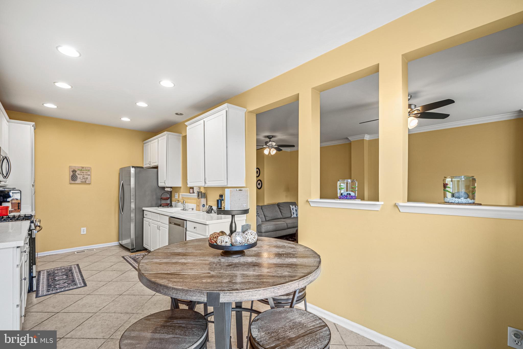 COLLEGE HILLS - Residential