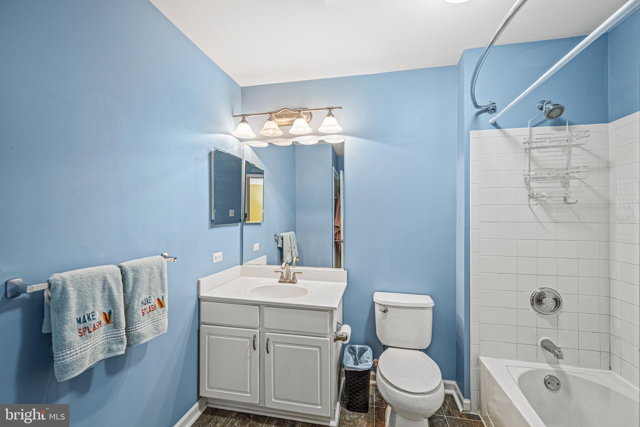 COLLEGE HILLS - Residential