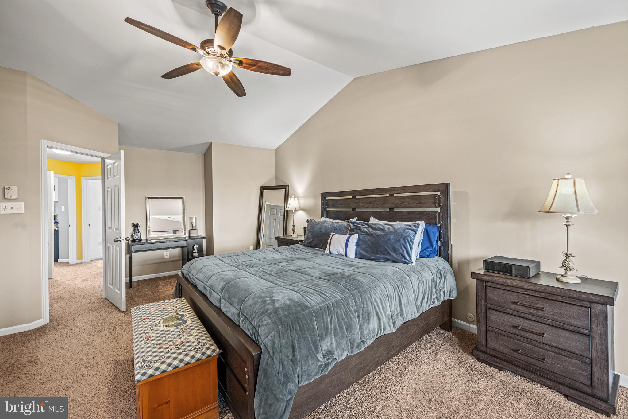 COLLEGE HILLS - Residential