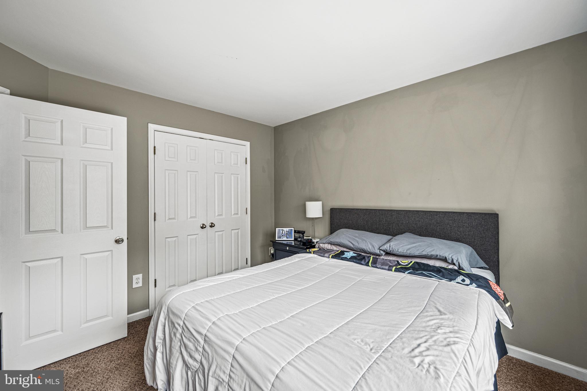 COLLEGE HILLS - Residential