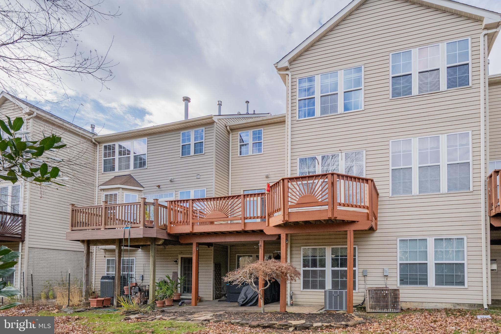 COLLEGE HILLS - Residential