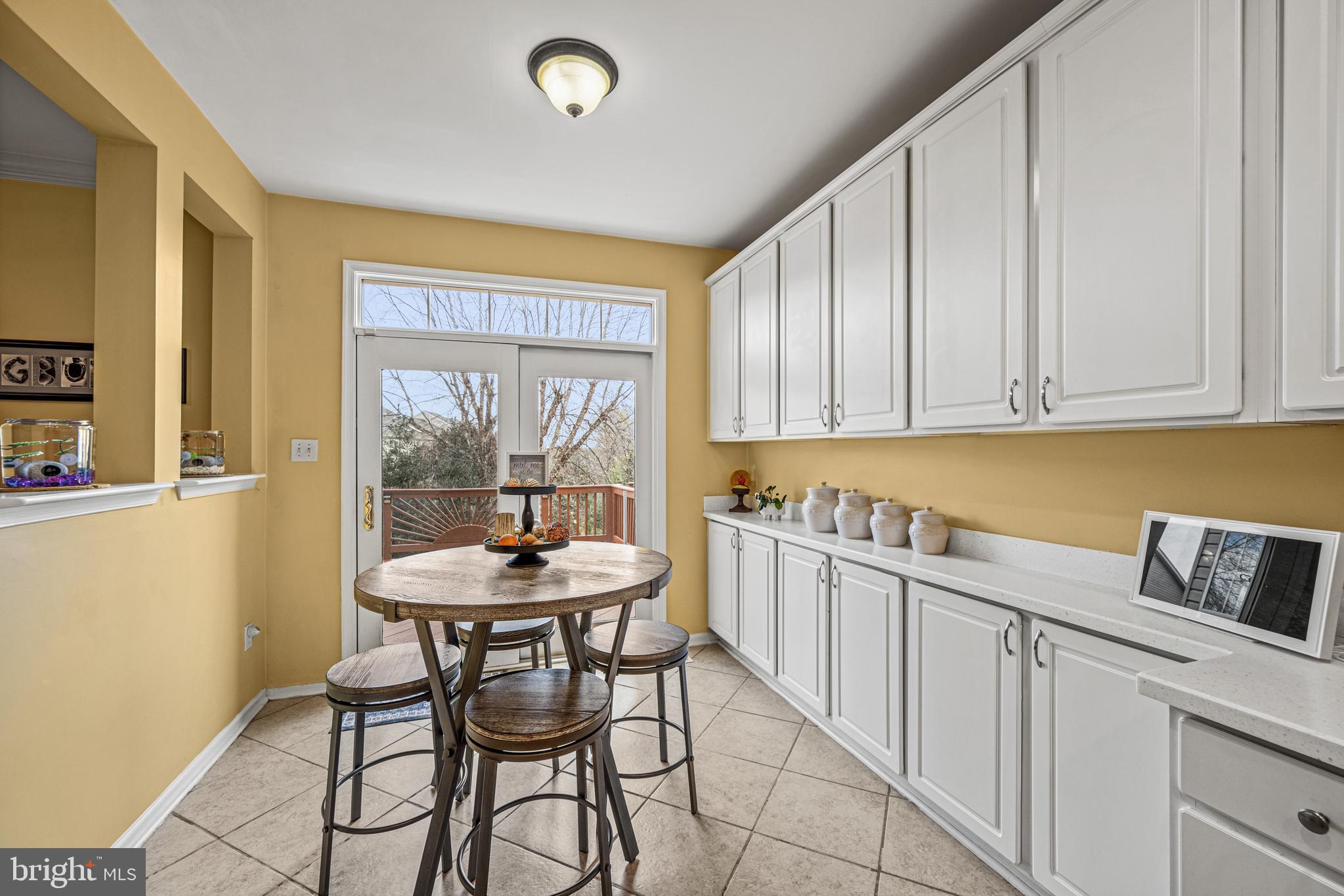 COLLEGE HILLS - Residential