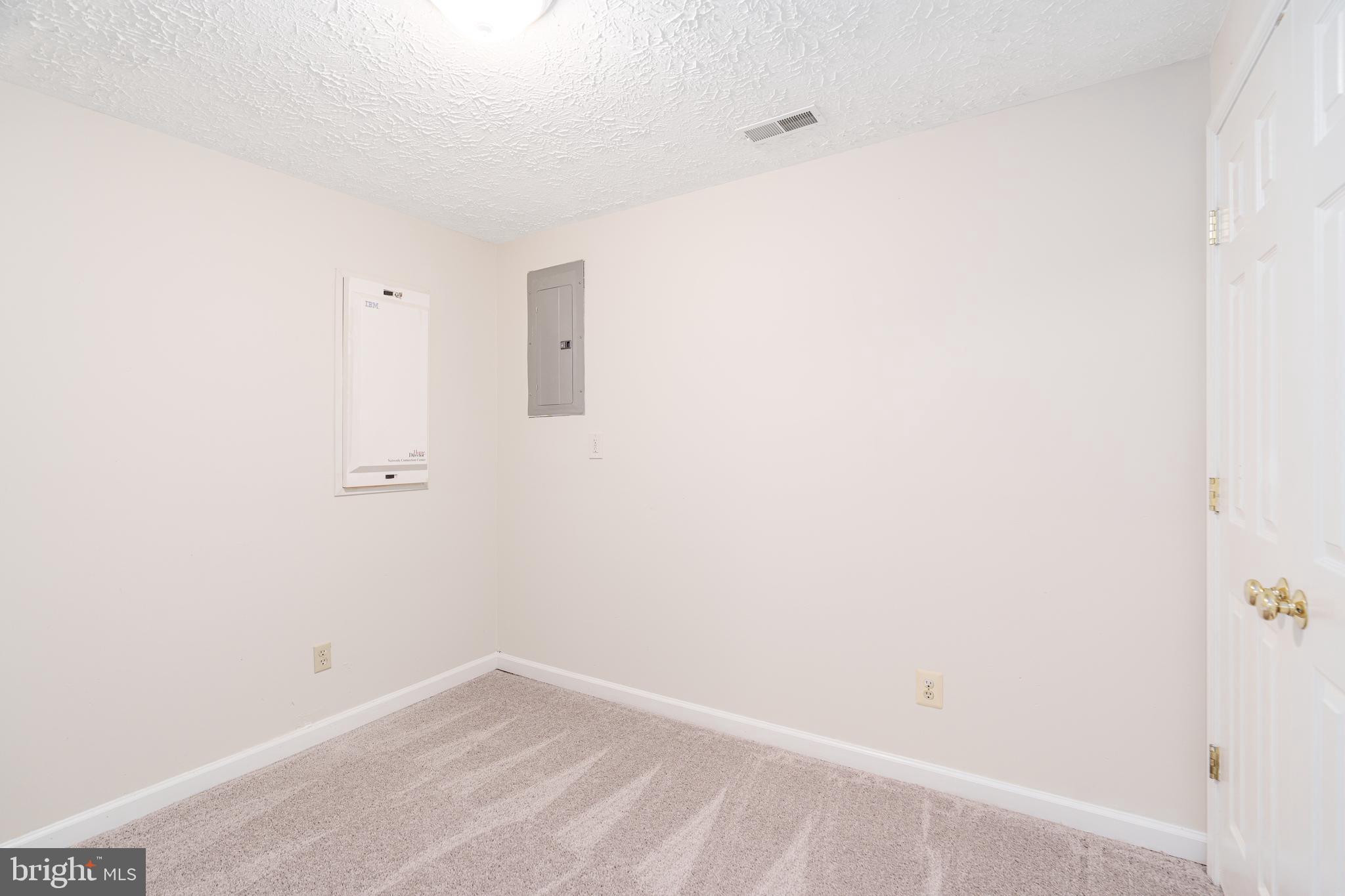 THE COURTS - Residential