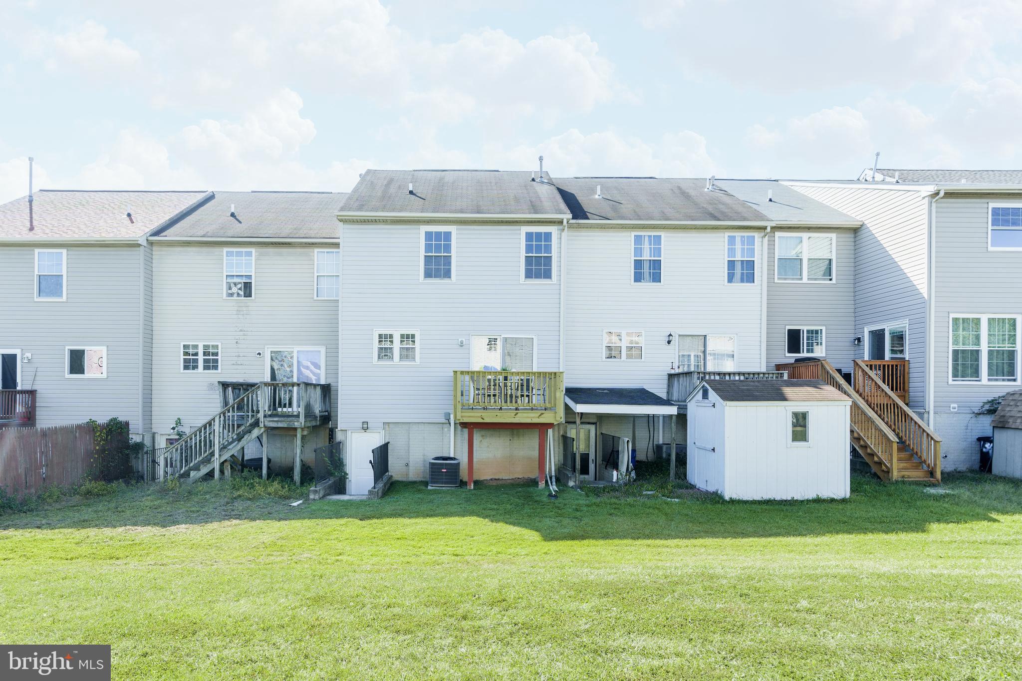 THE COURTS - Residential