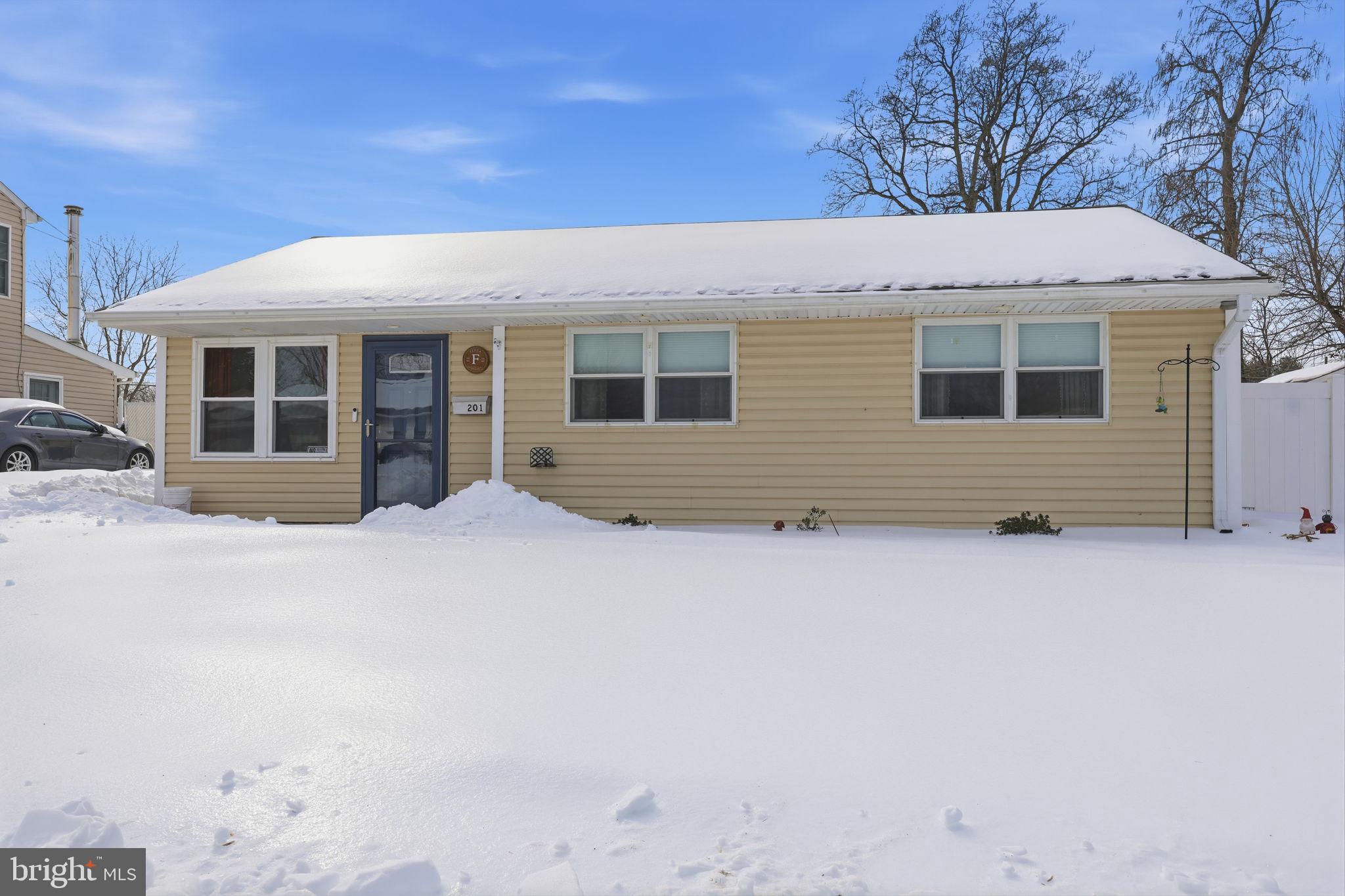 PENNSBURY HGTS - Residential