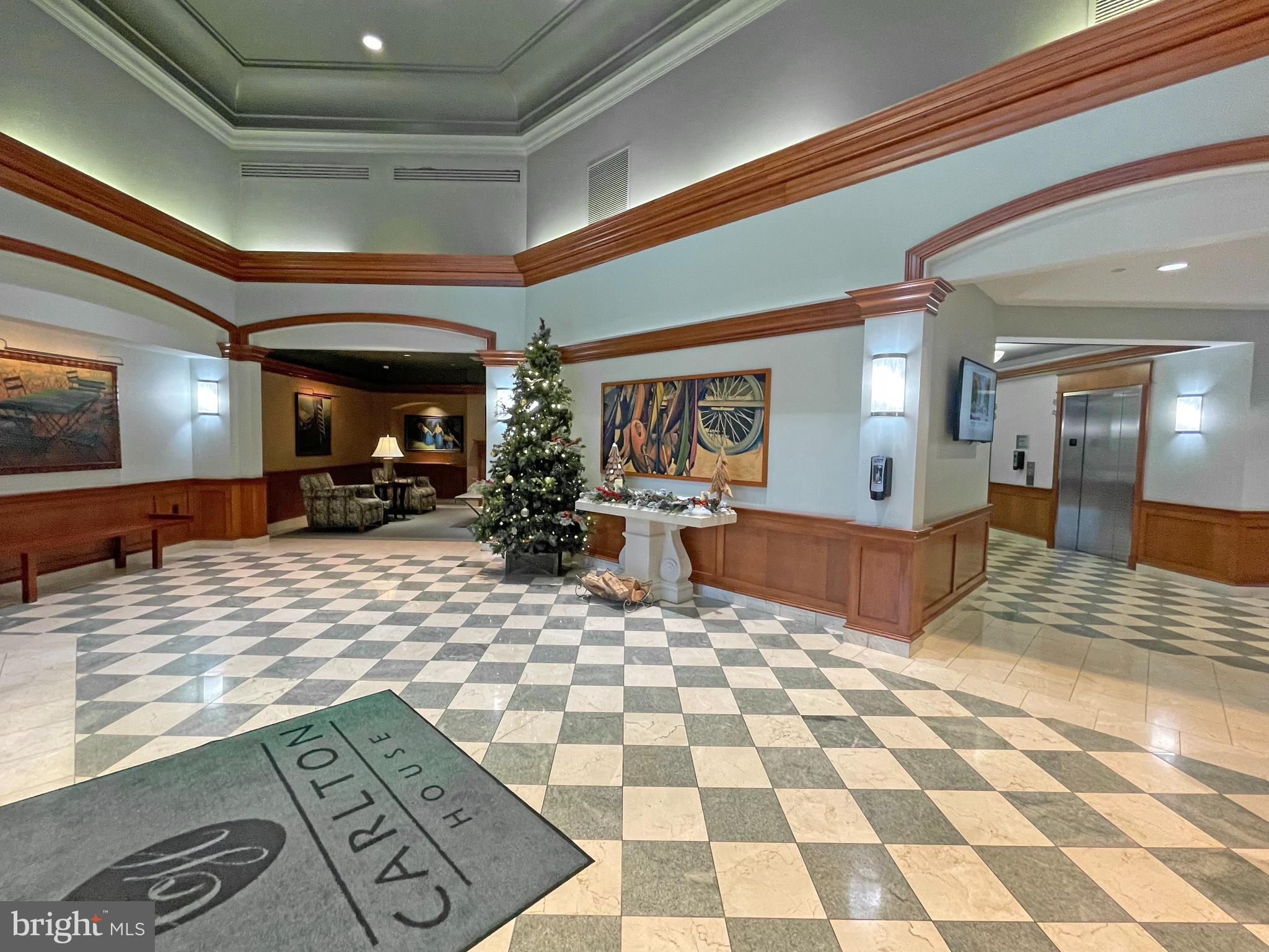 CARLTON HOUSE - Residential Lease