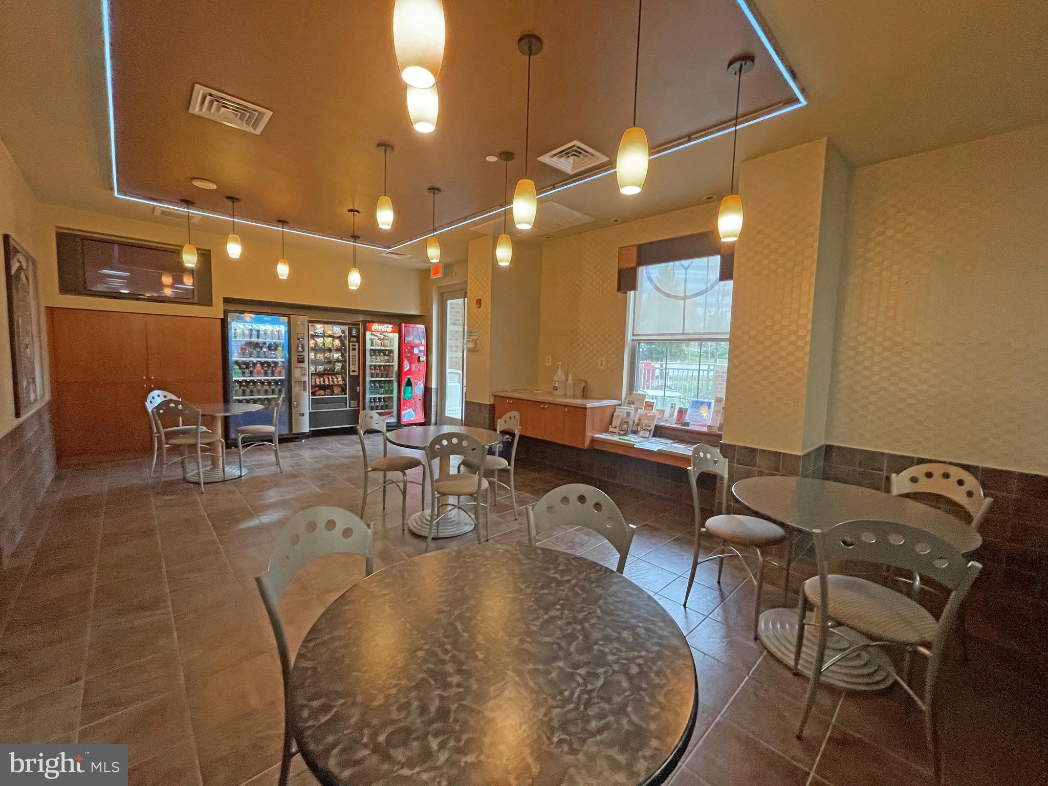 CARLTON HOUSE - Residential Lease