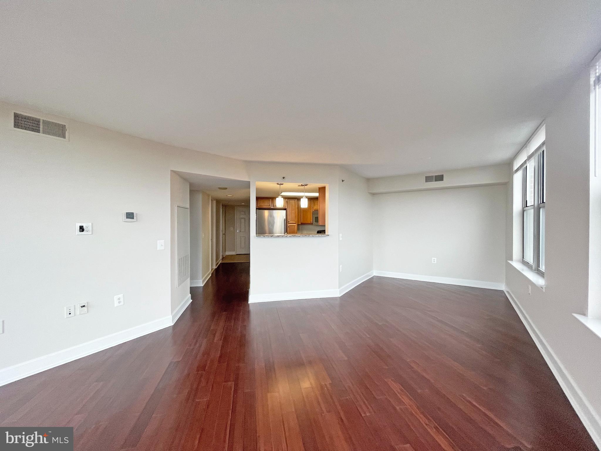 CARLTON HOUSE - Residential Lease