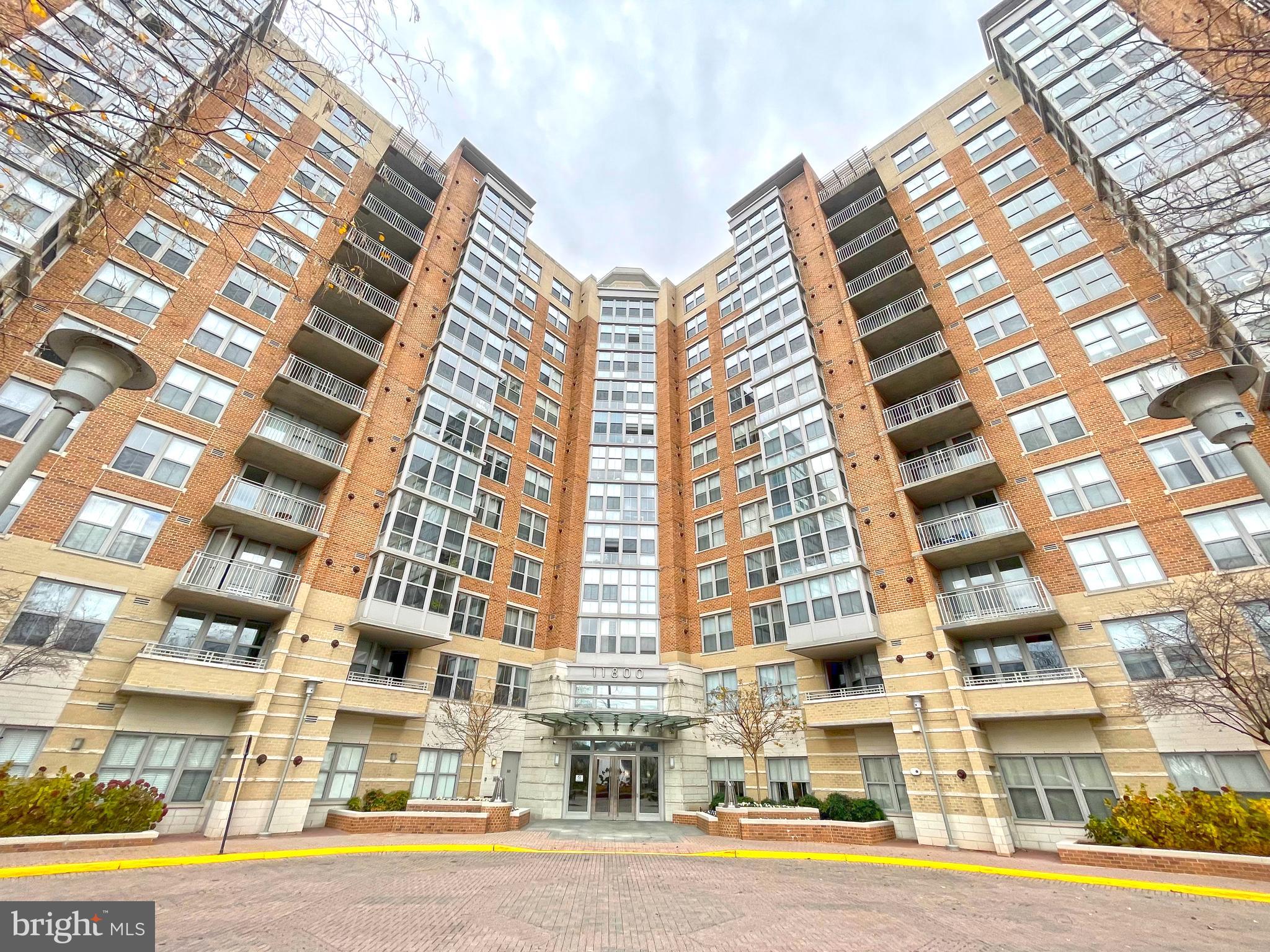 CARLTON HOUSE - Residential Lease