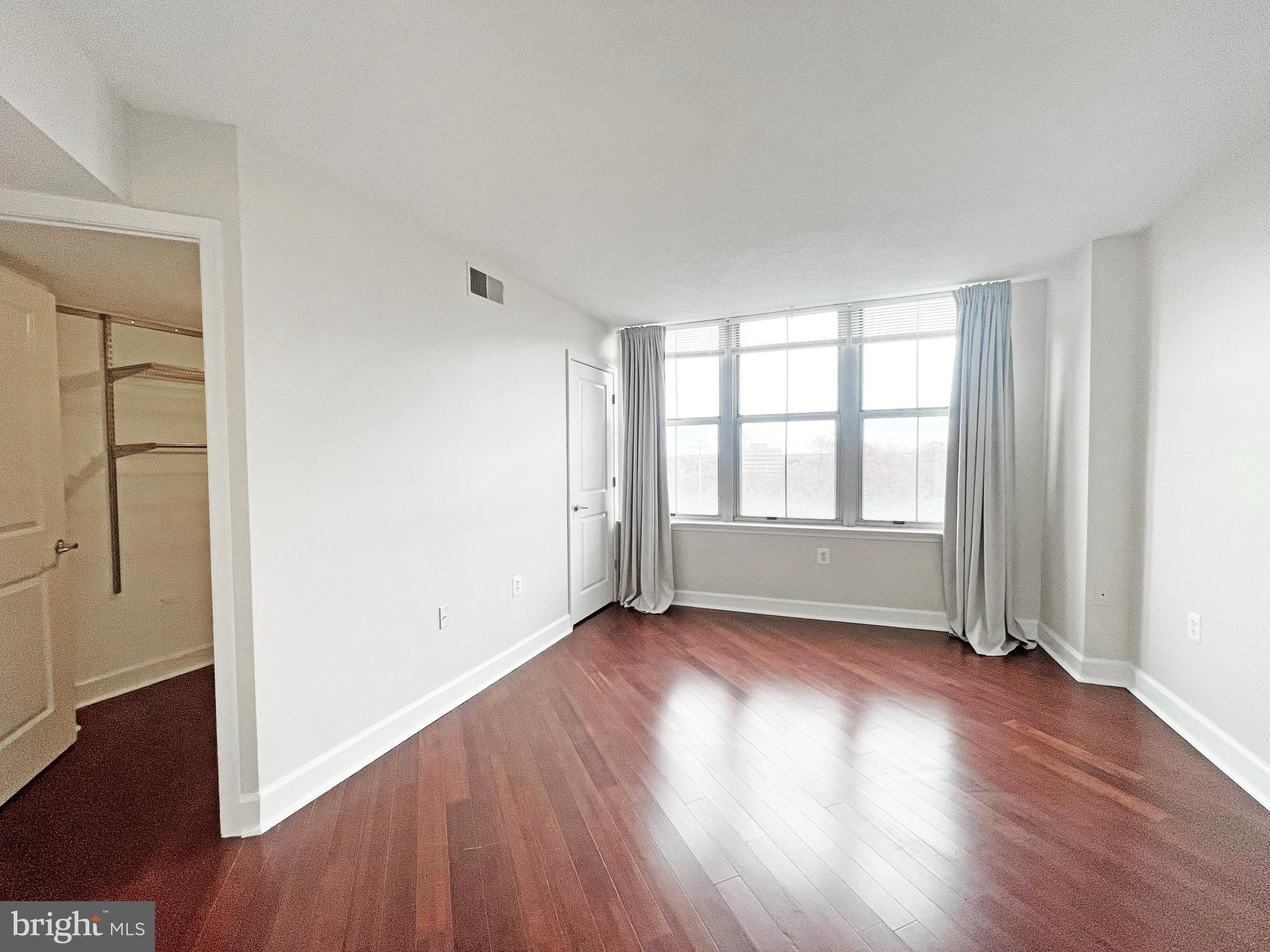 CARLTON HOUSE - Residential Lease