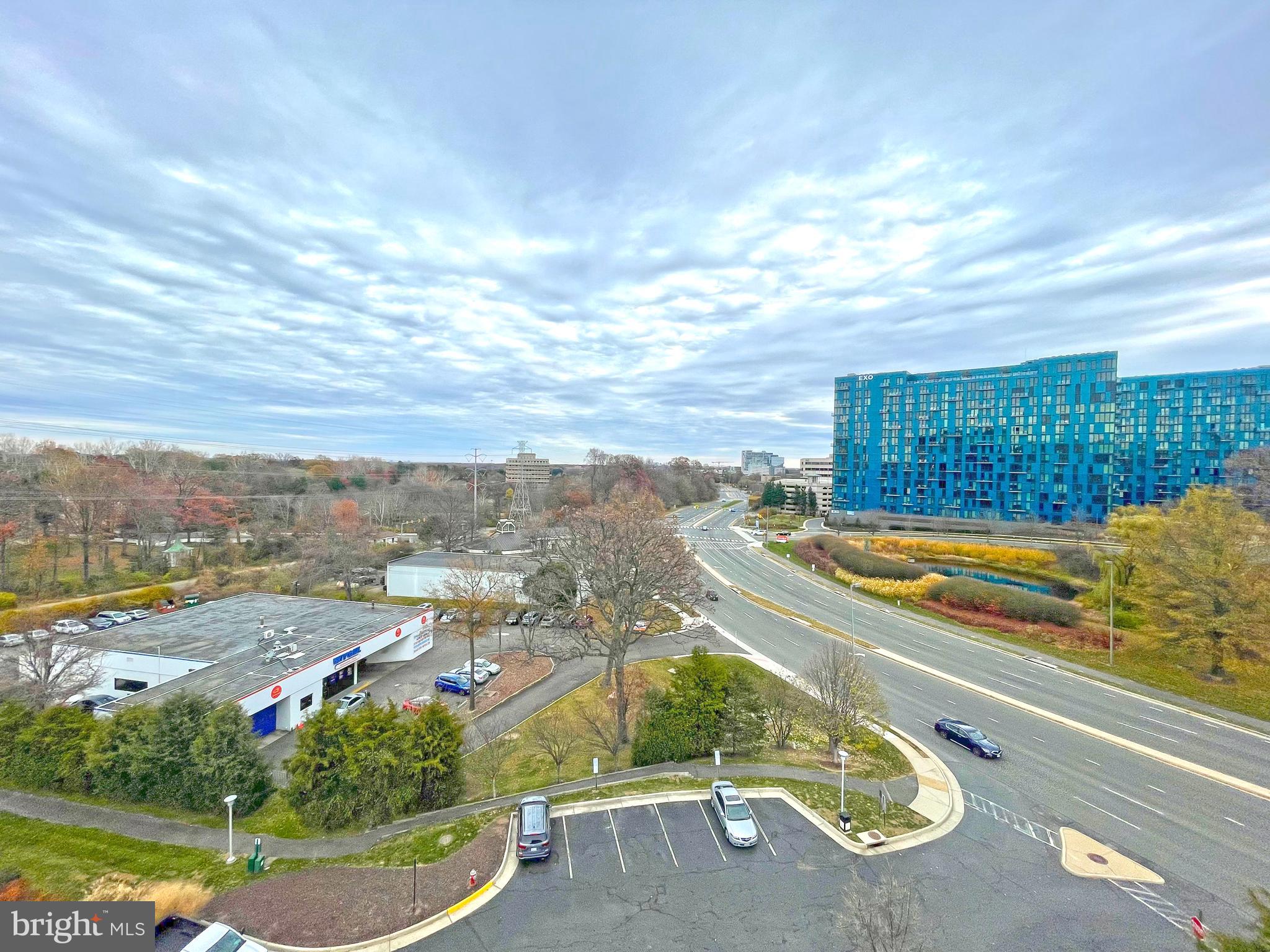 CARLTON HOUSE - Residential Lease