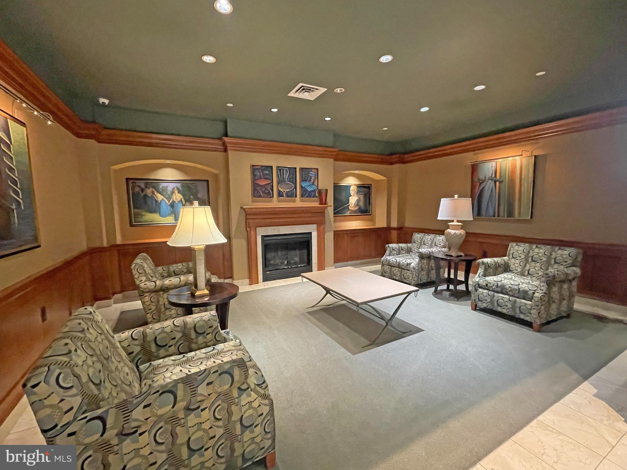 CARLTON HOUSE - Residential Lease