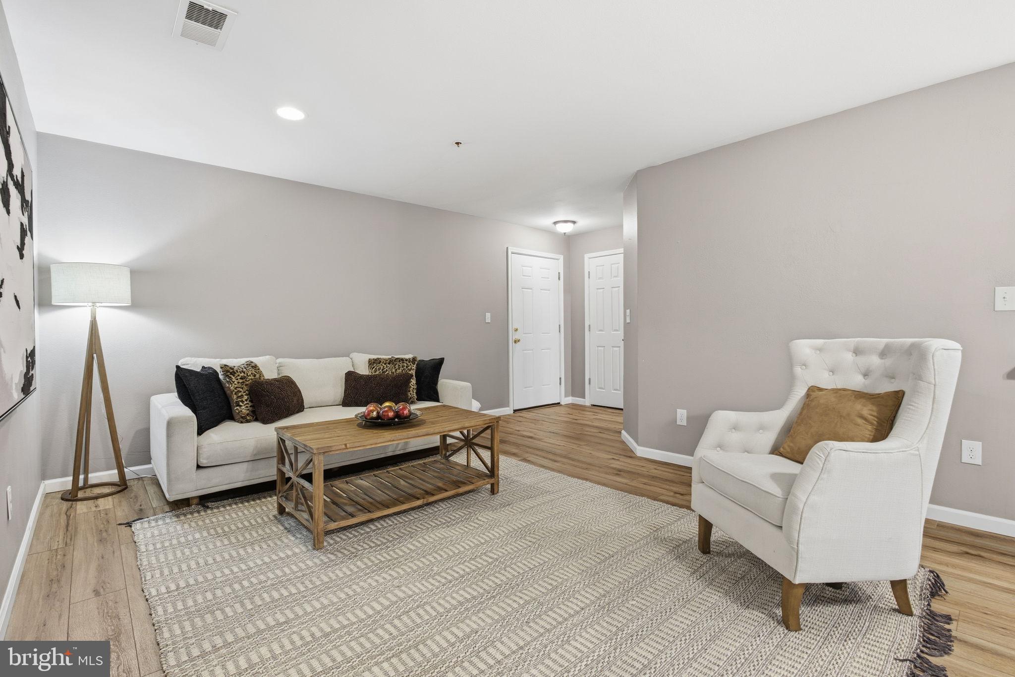 ENGLISH COUNTRY MANOR - Residential