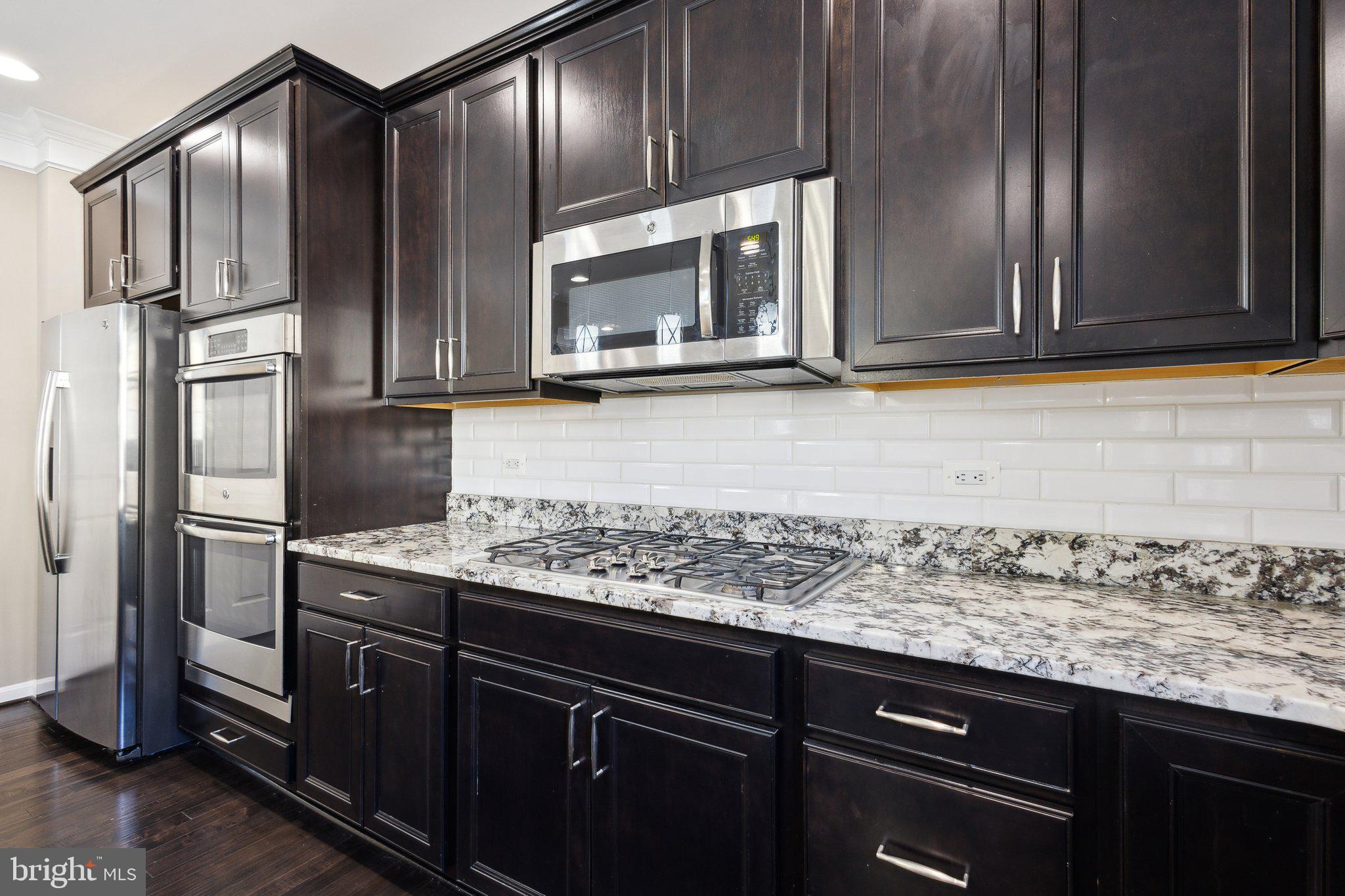 MADISON CRESCENT - Residential