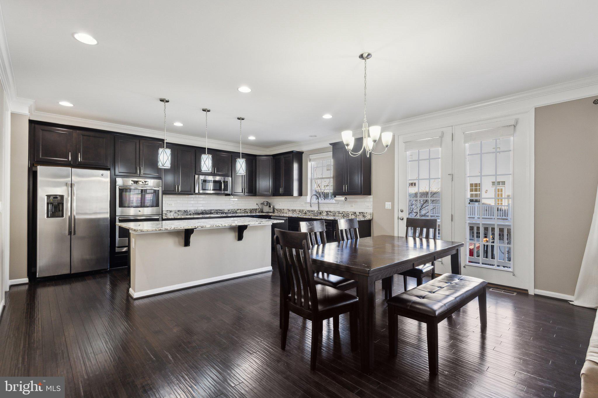 MADISON CRESCENT - Residential