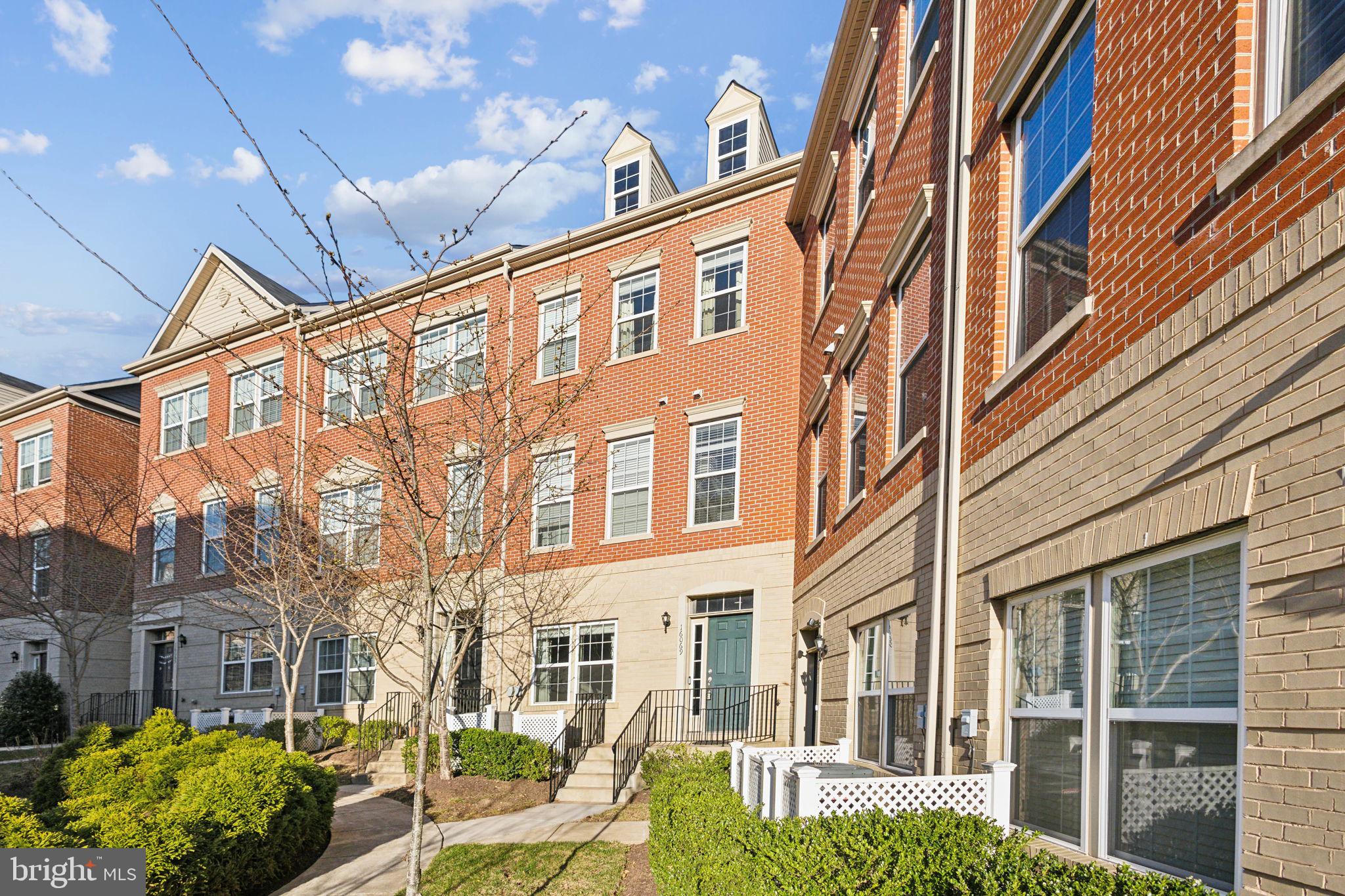 MADISON CRESCENT - Residential