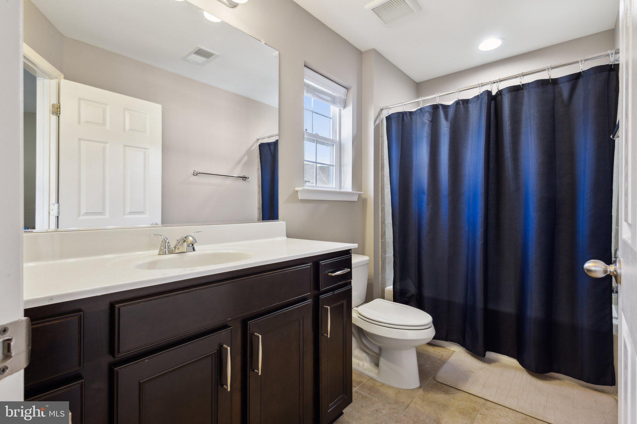 MADISON CRESCENT - Residential