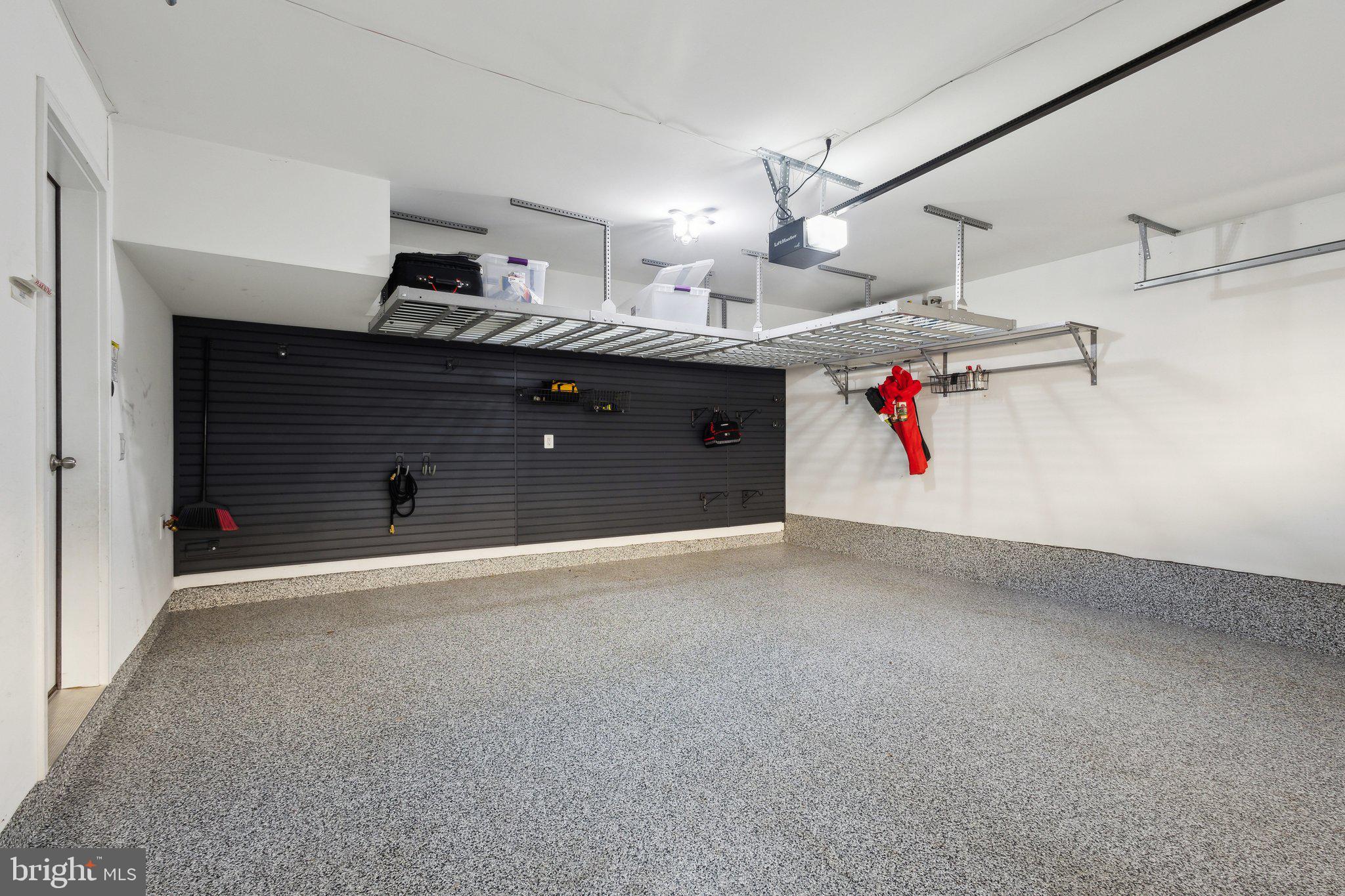 MADISON CRESCENT - Residential