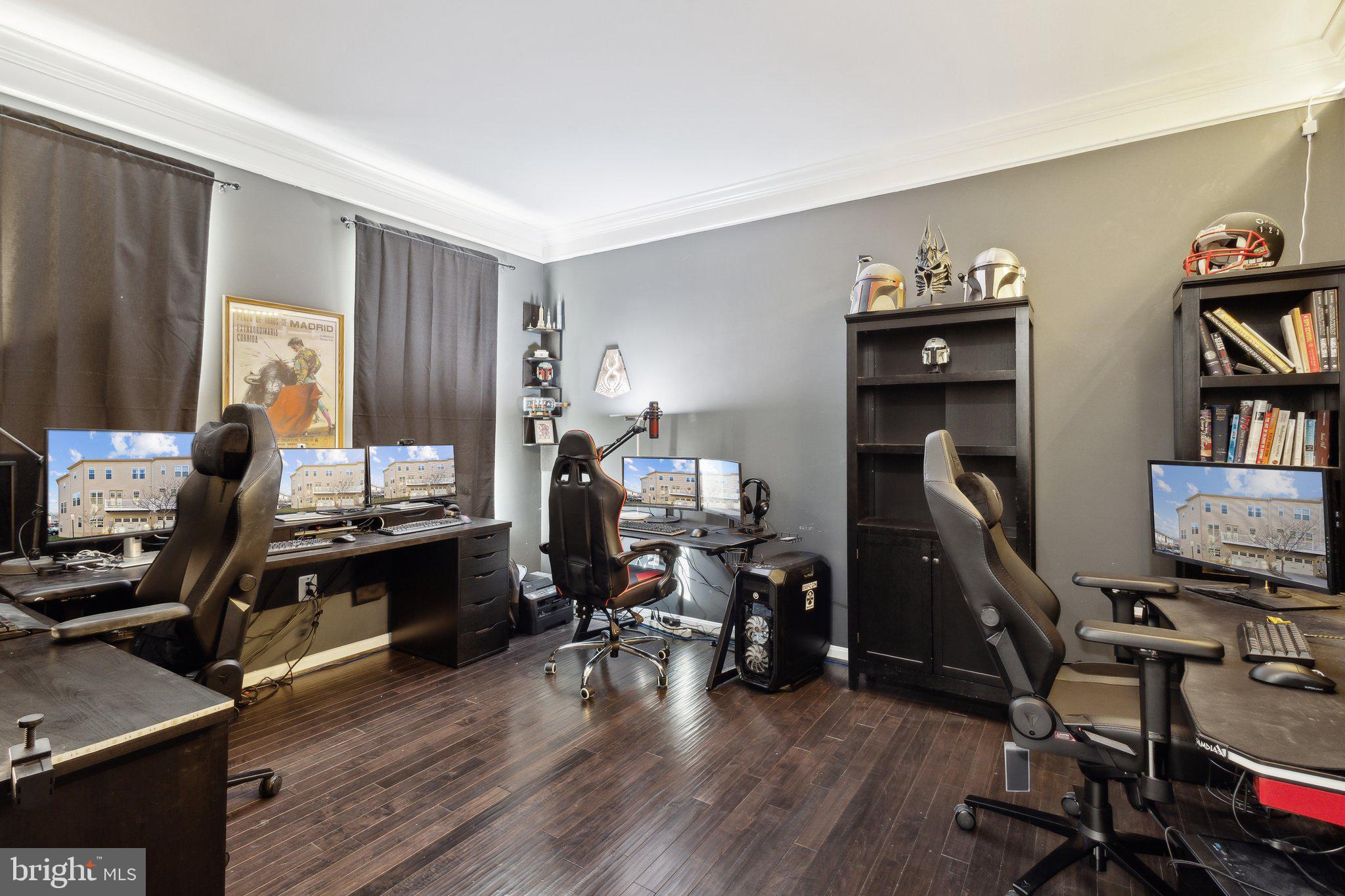 MADISON CRESCENT - Residential