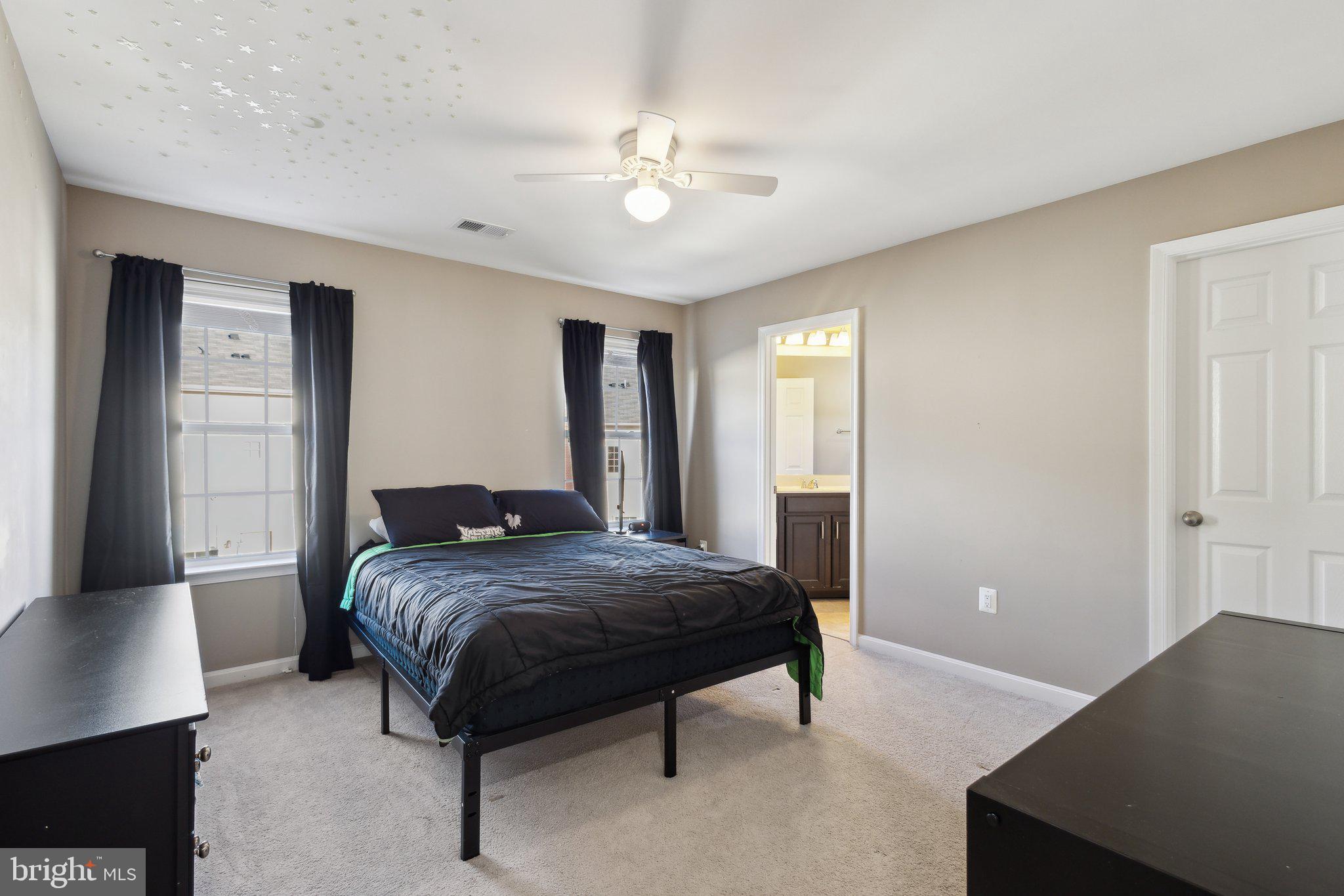 MADISON CRESCENT - Residential