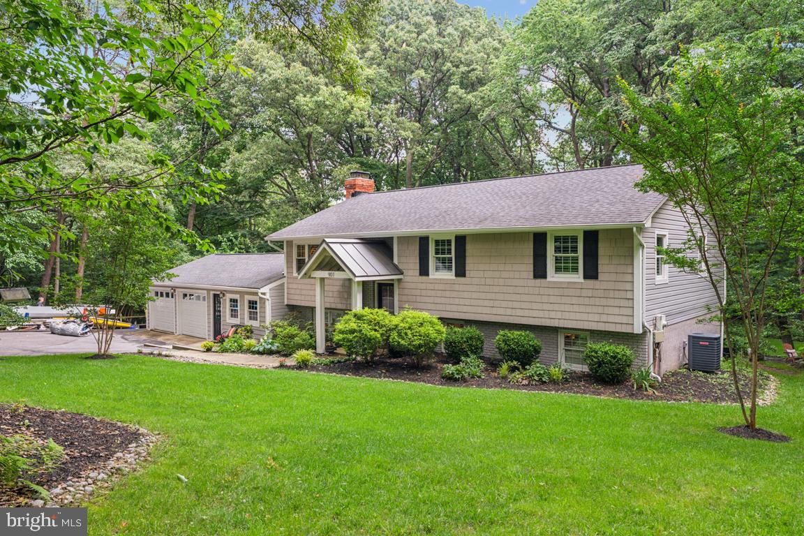 901 SHORE ACRES ROAD