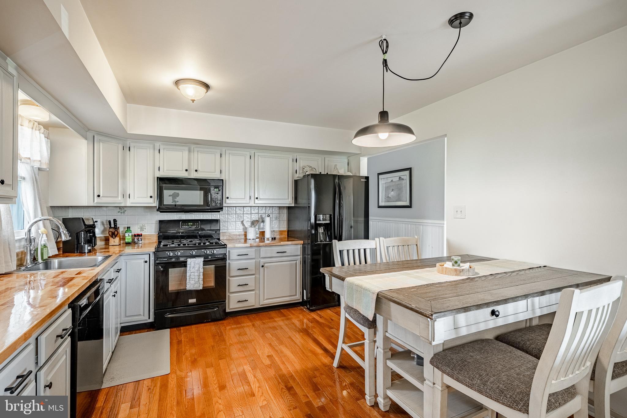 STRAWBERRY FIELDS - Residential