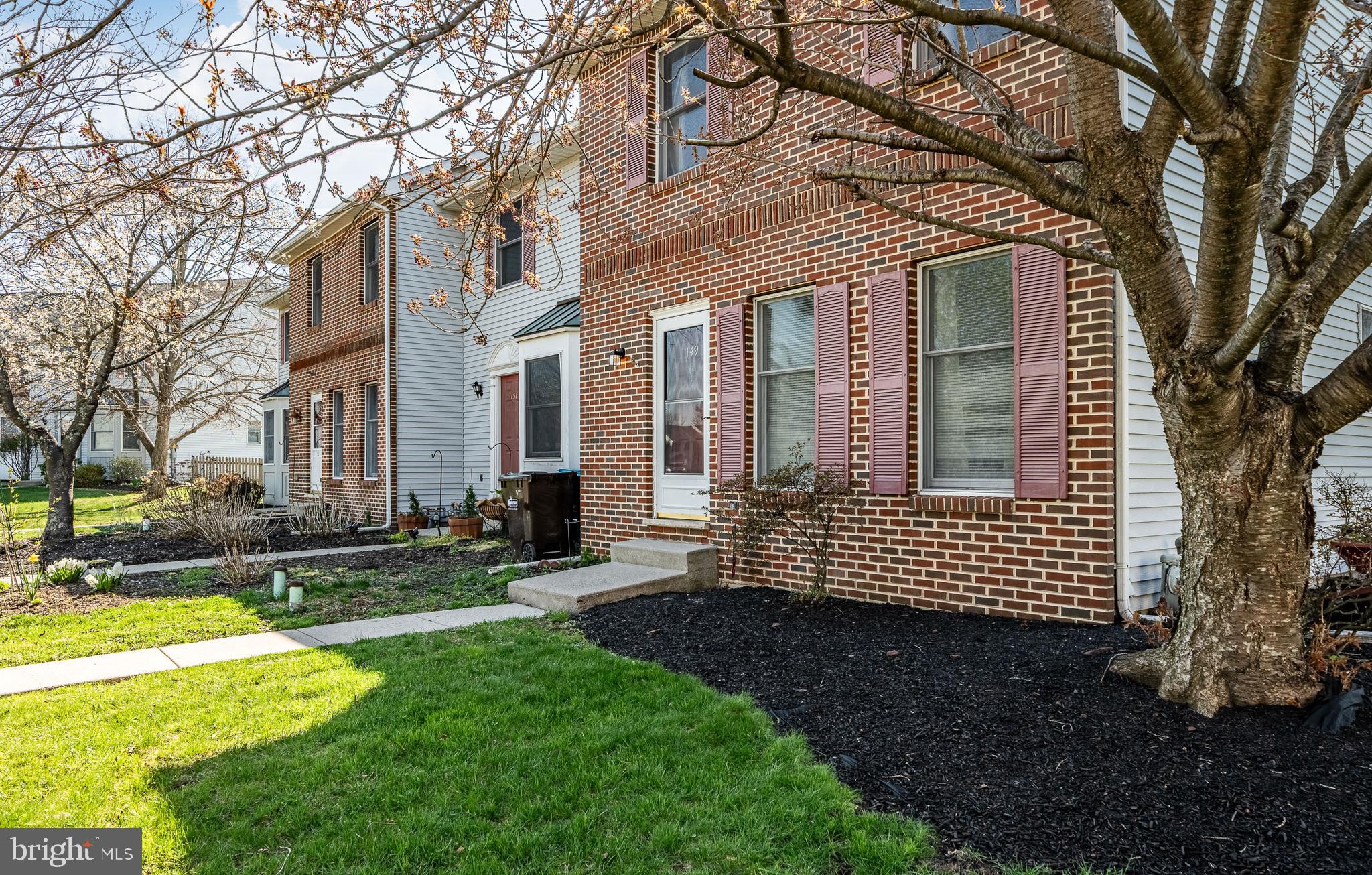 STRAWBERRY FIELDS - Residential