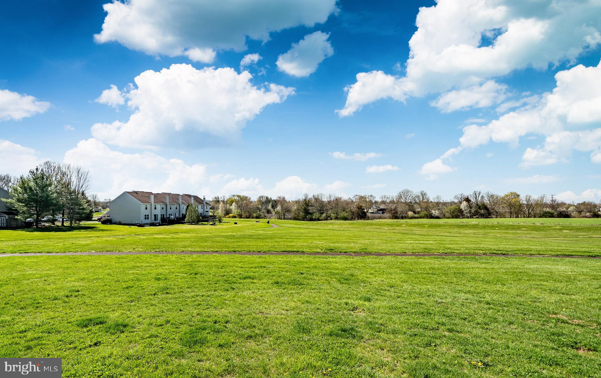 STRAWBERRY FIELDS - Residential