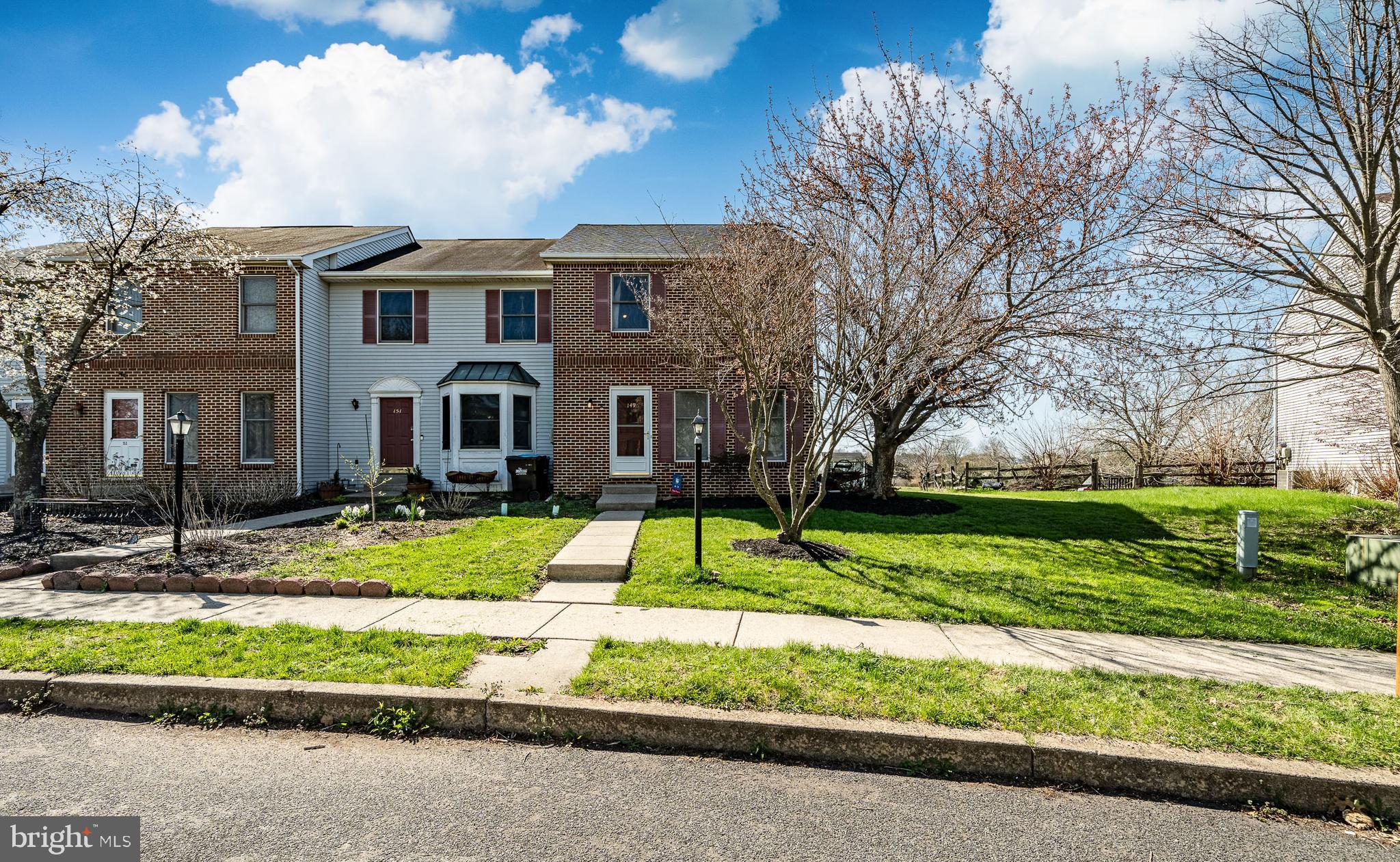 STRAWBERRY FIELDS - Residential