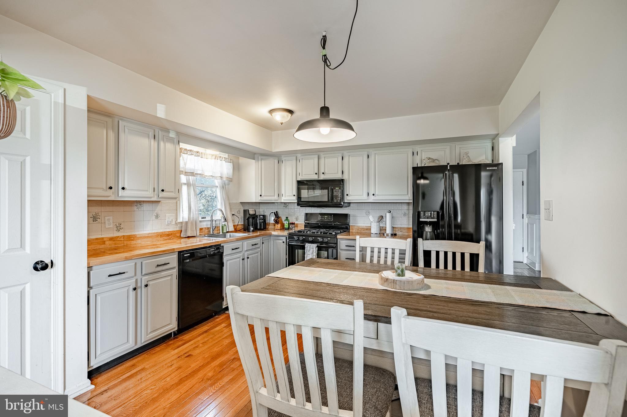 STRAWBERRY FIELDS - Residential