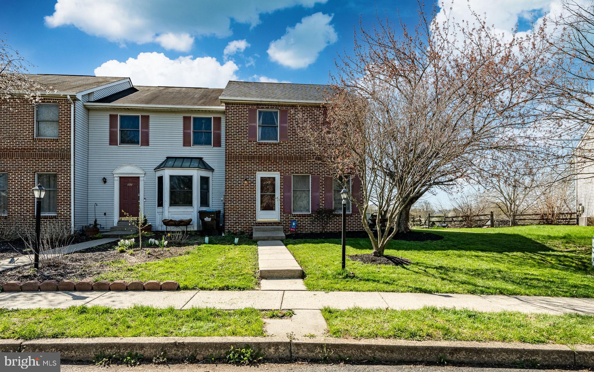STRAWBERRY FIELDS - Residential